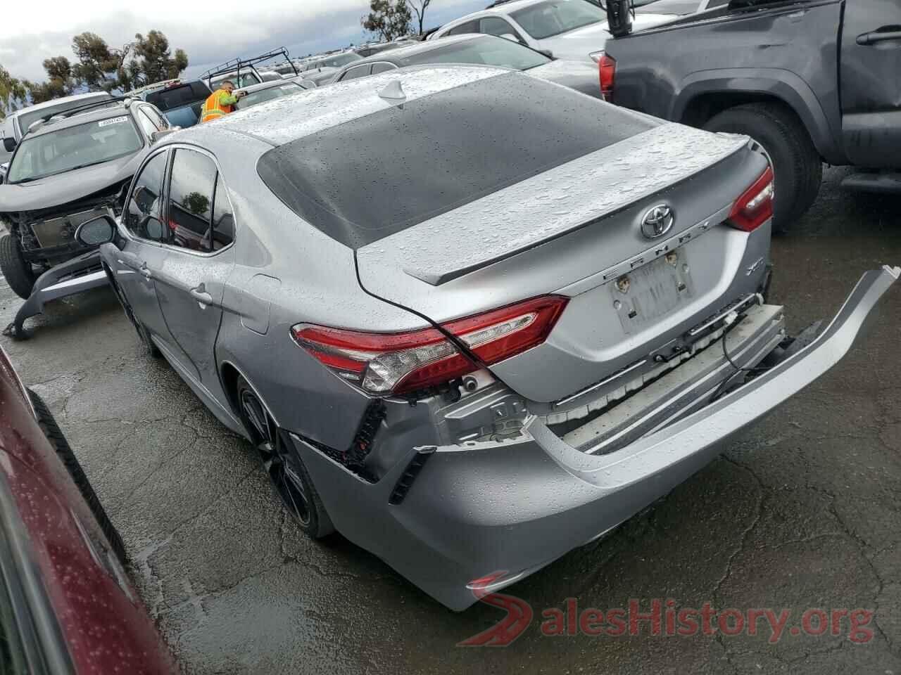 4T1B61HK1JU028852 2018 TOYOTA CAMRY