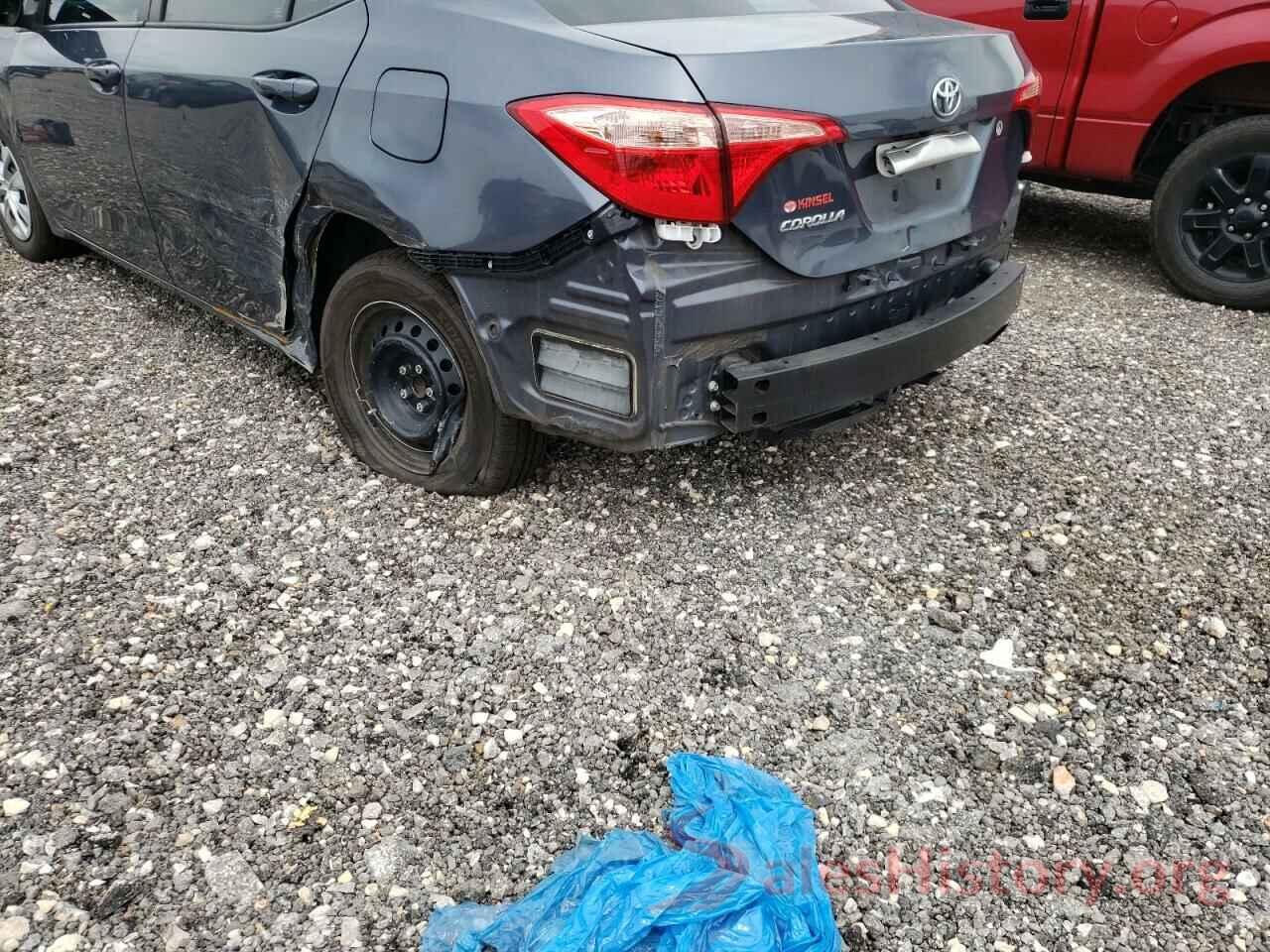 5YFBURHEXHP686065 2017 TOYOTA COROLLA