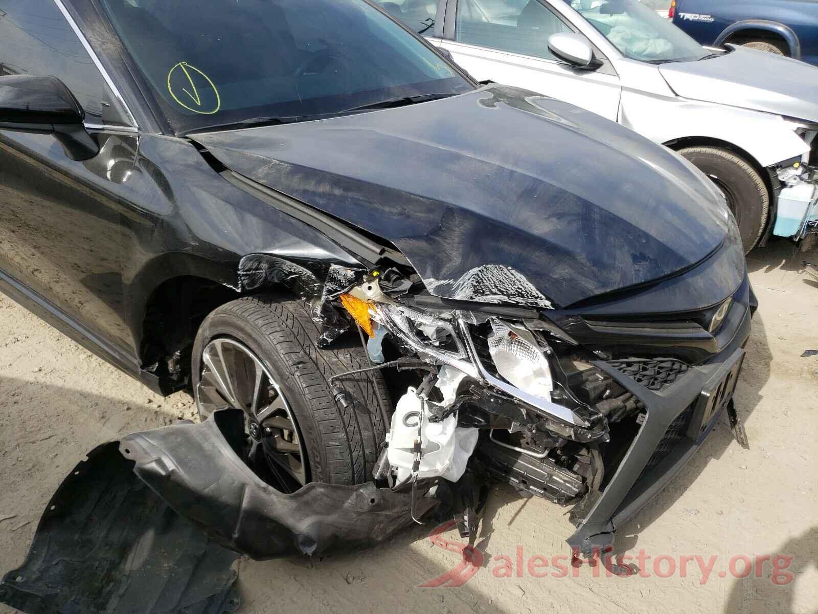 4T1B11HK4JU640221 2018 TOYOTA CAMRY