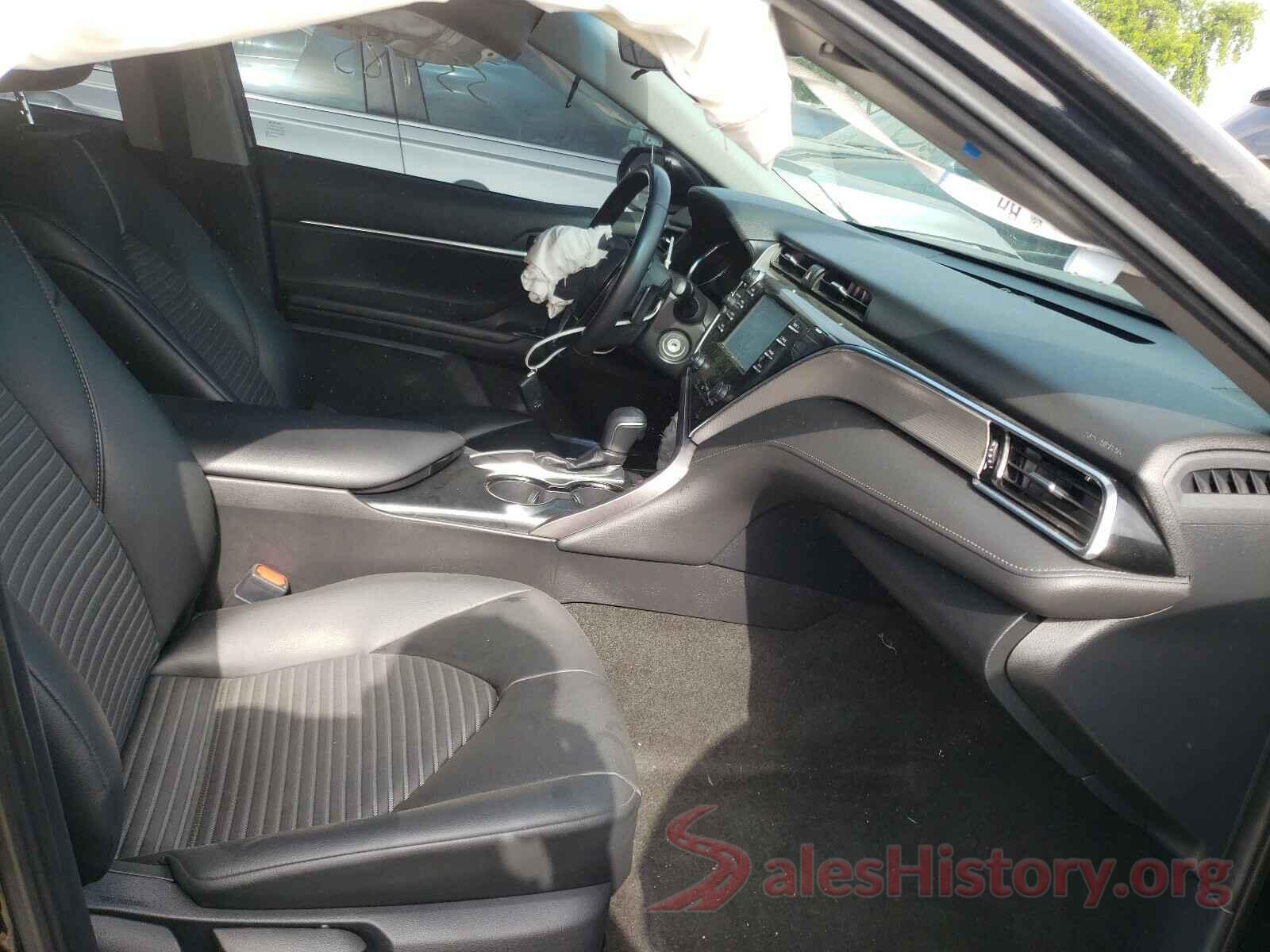 4T1B11HK4JU640221 2018 TOYOTA CAMRY