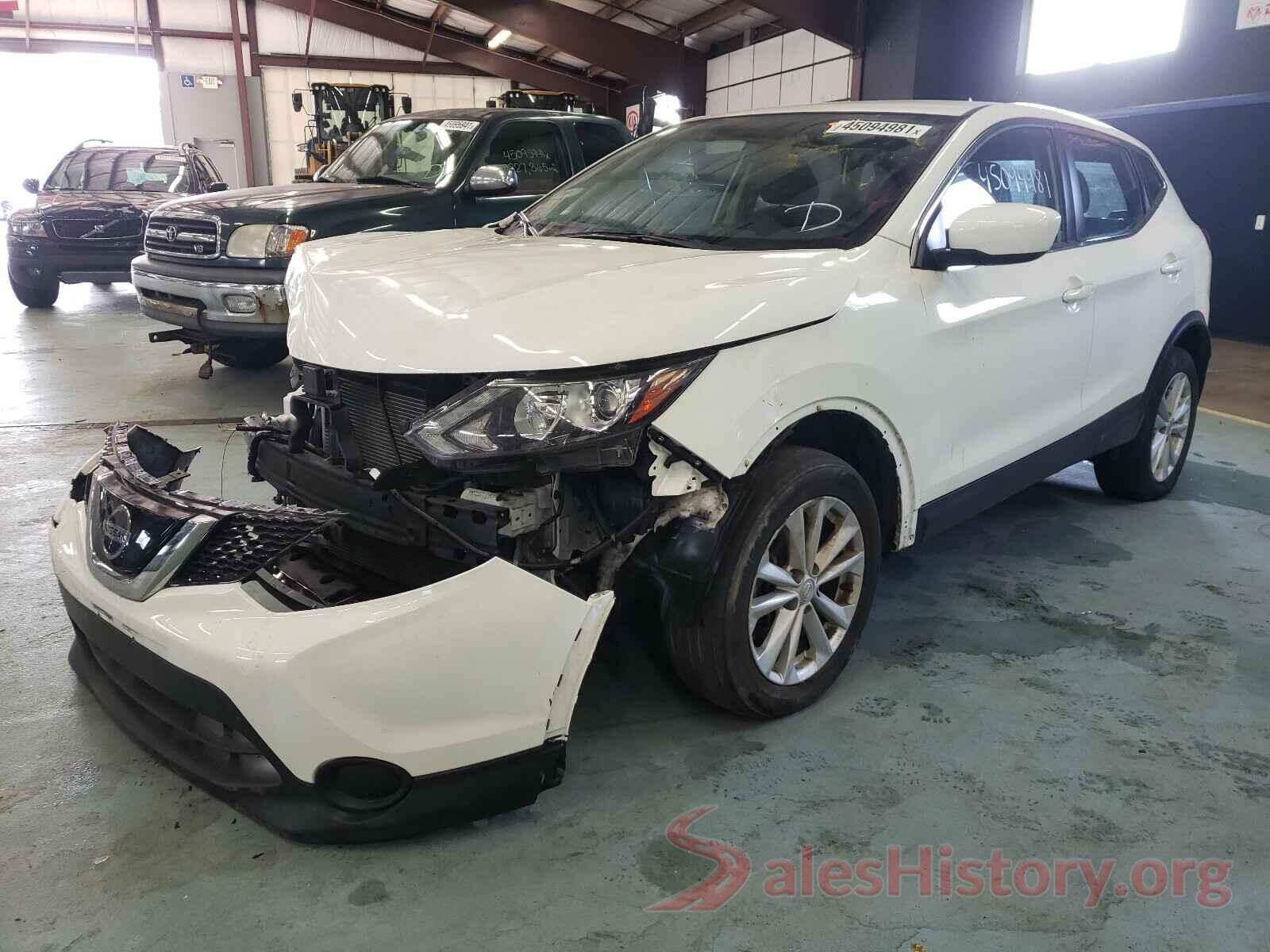 JN1BJ1CR8JW268558 2018 NISSAN ROGUE