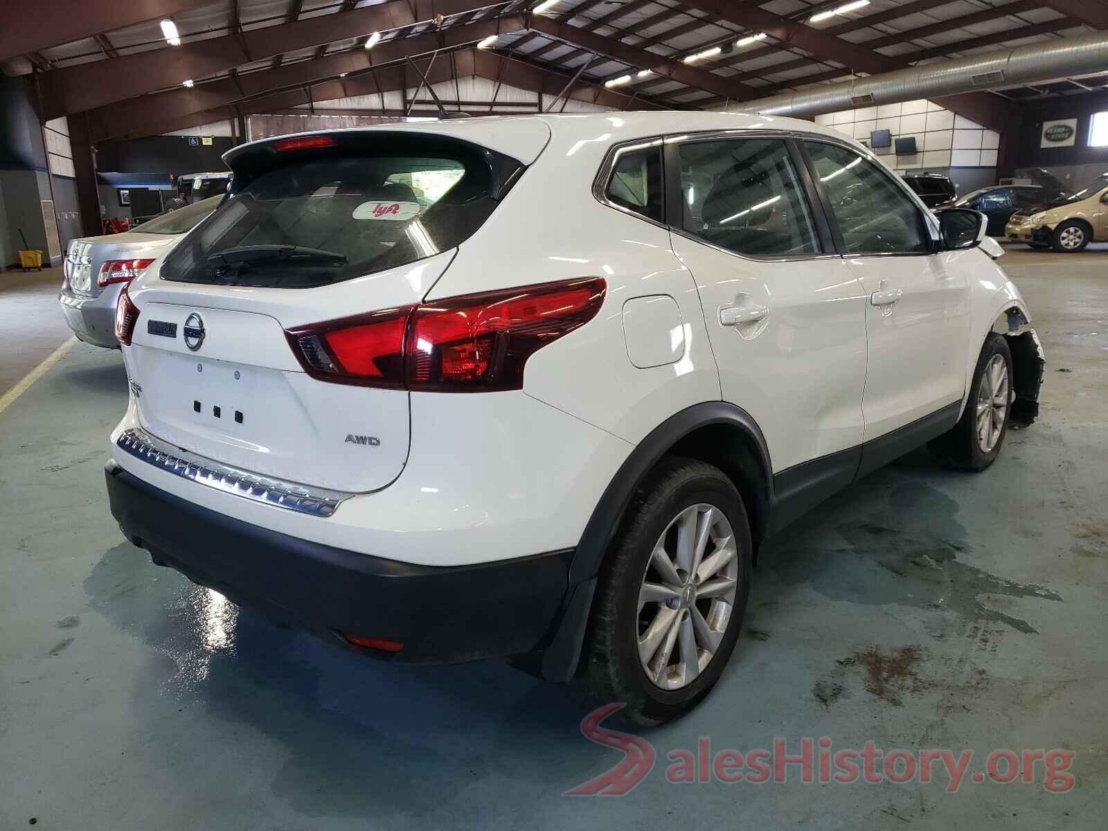 JN1BJ1CR8JW268558 2018 NISSAN ROGUE