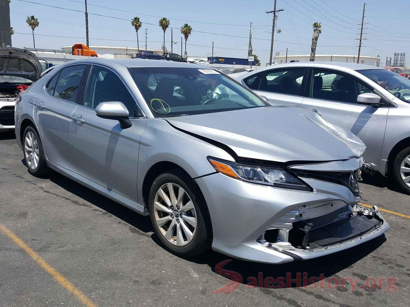 4T1B11HK8JU011111 2018 TOYOTA CAMRY