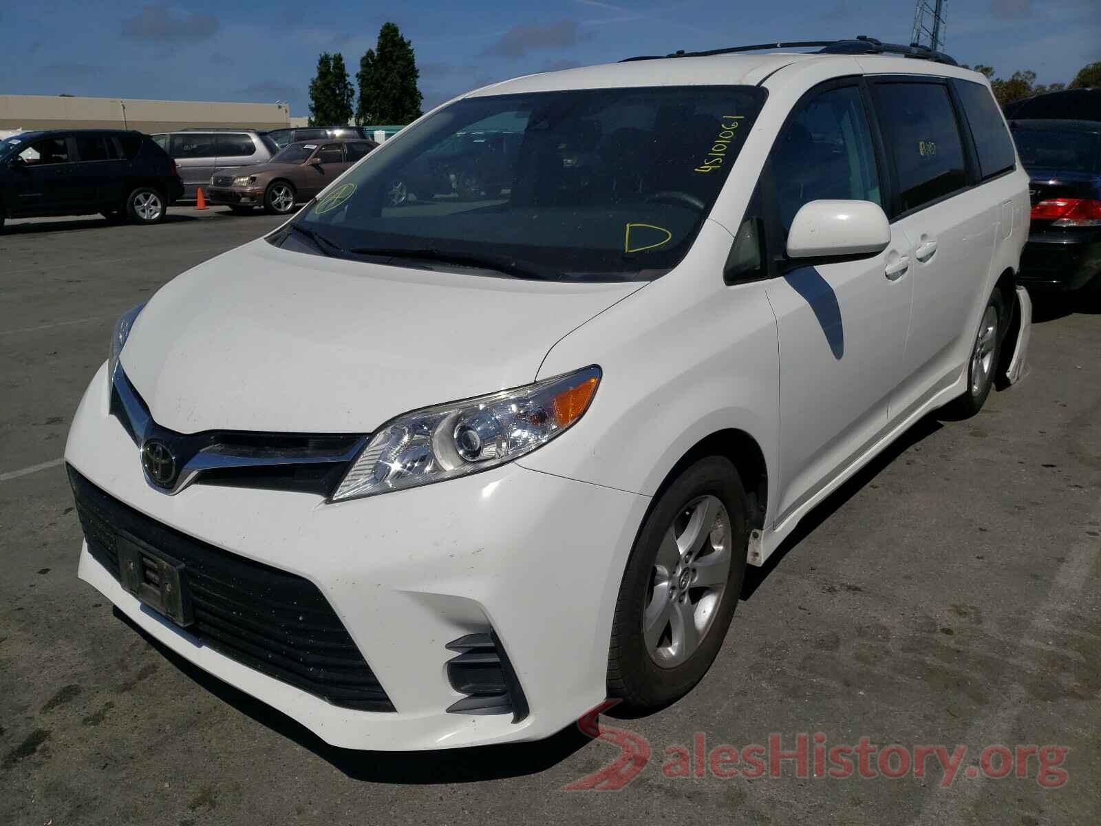 5TDKZ3DC0JS935232 2018 TOYOTA SIENNA