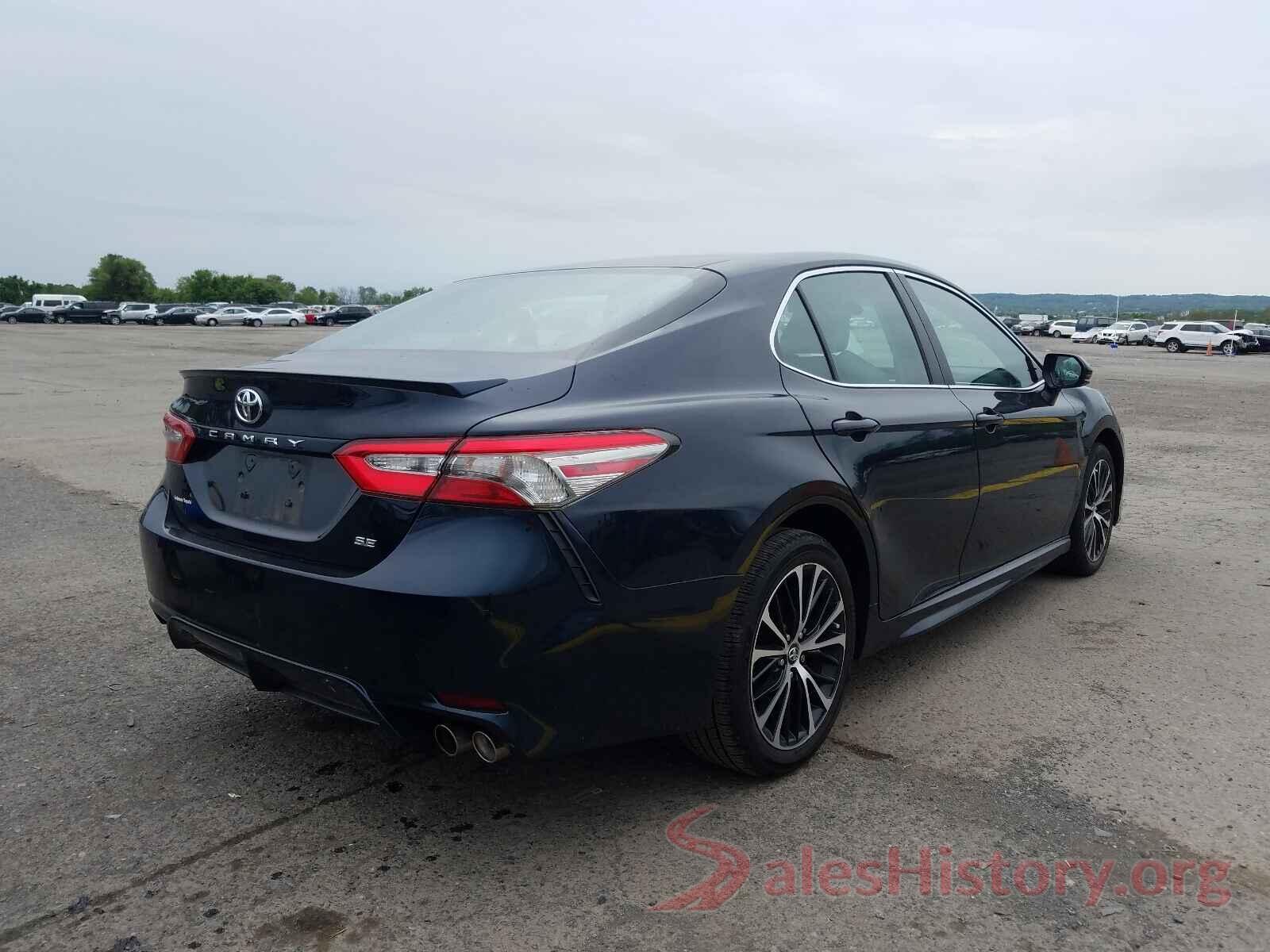 4T1B11HK8JU607884 2018 TOYOTA CAMRY