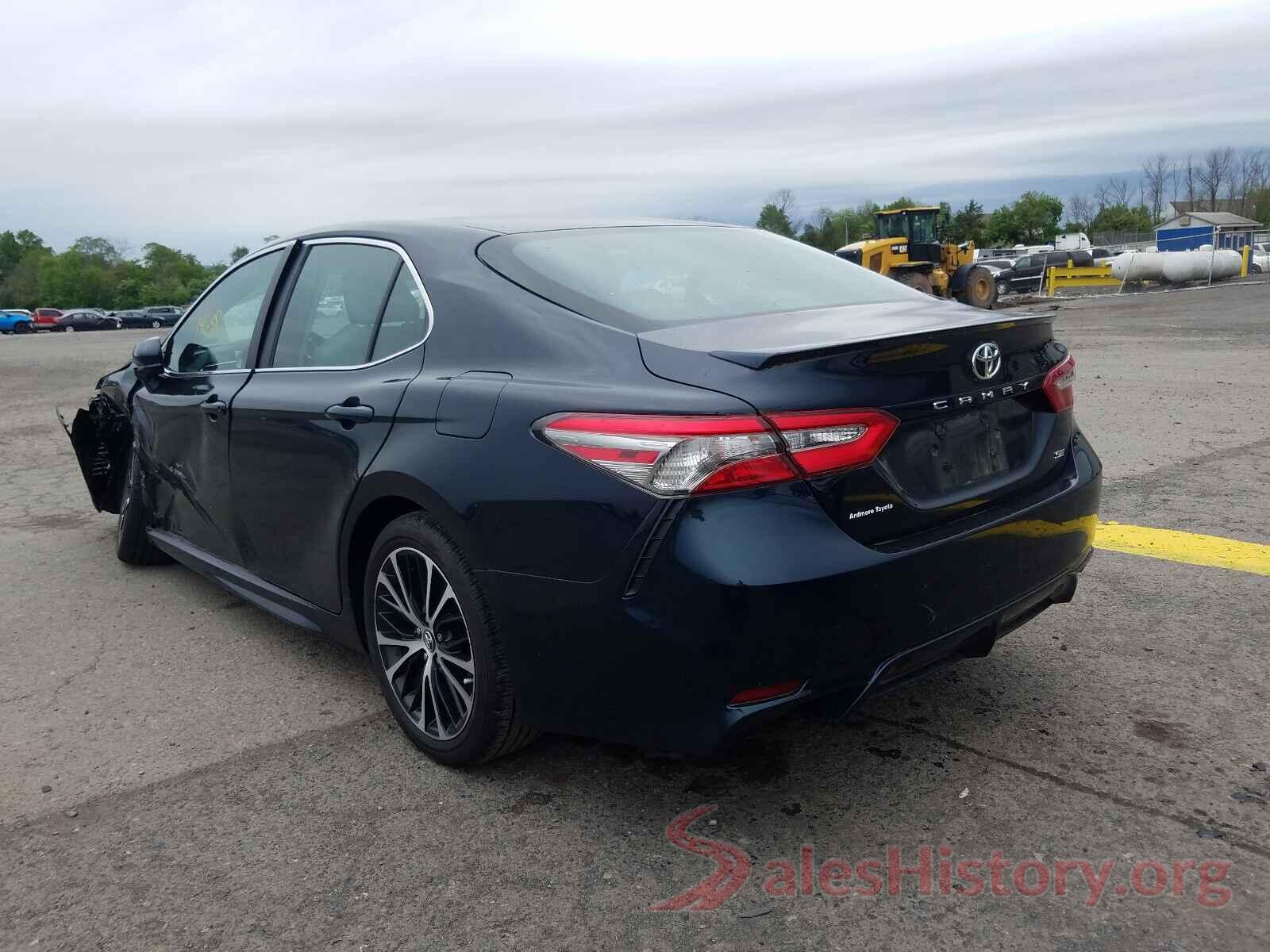 4T1B11HK8JU607884 2018 TOYOTA CAMRY