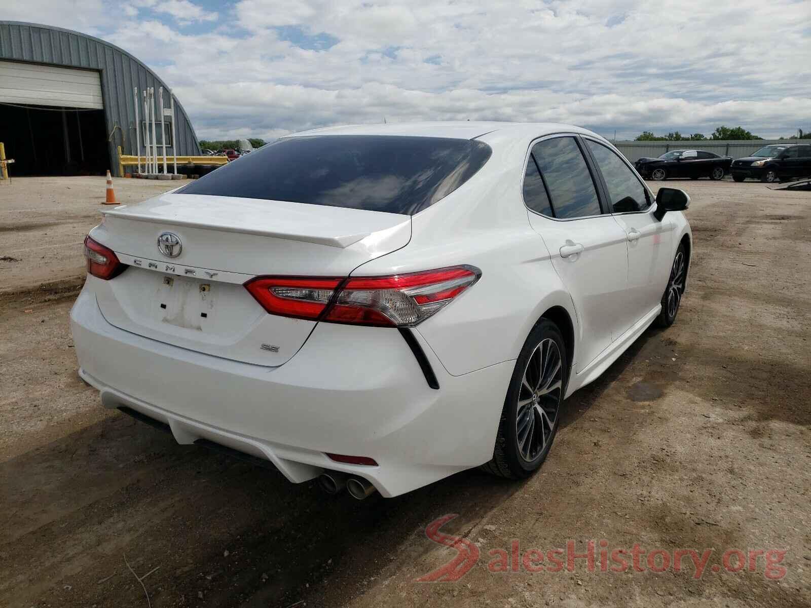 4T1B11HK4JU663059 2018 TOYOTA CAMRY