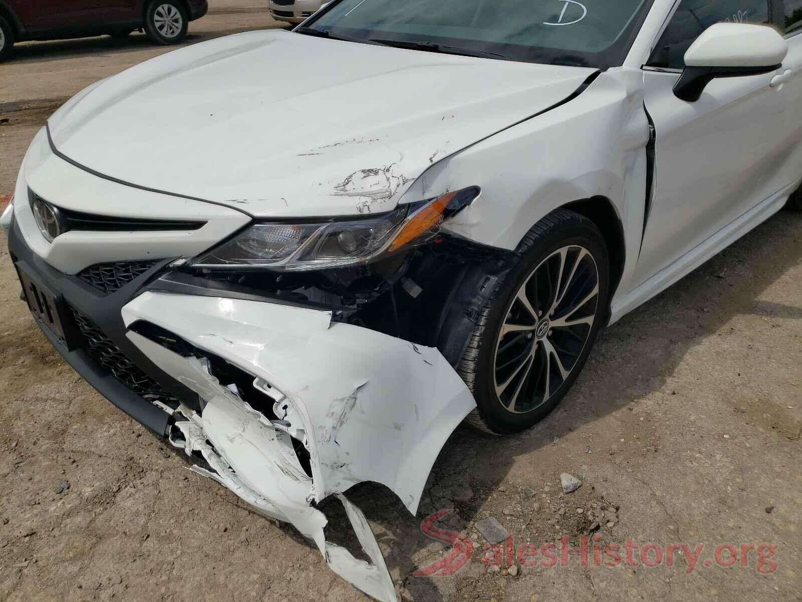 4T1B11HK4JU663059 2018 TOYOTA CAMRY