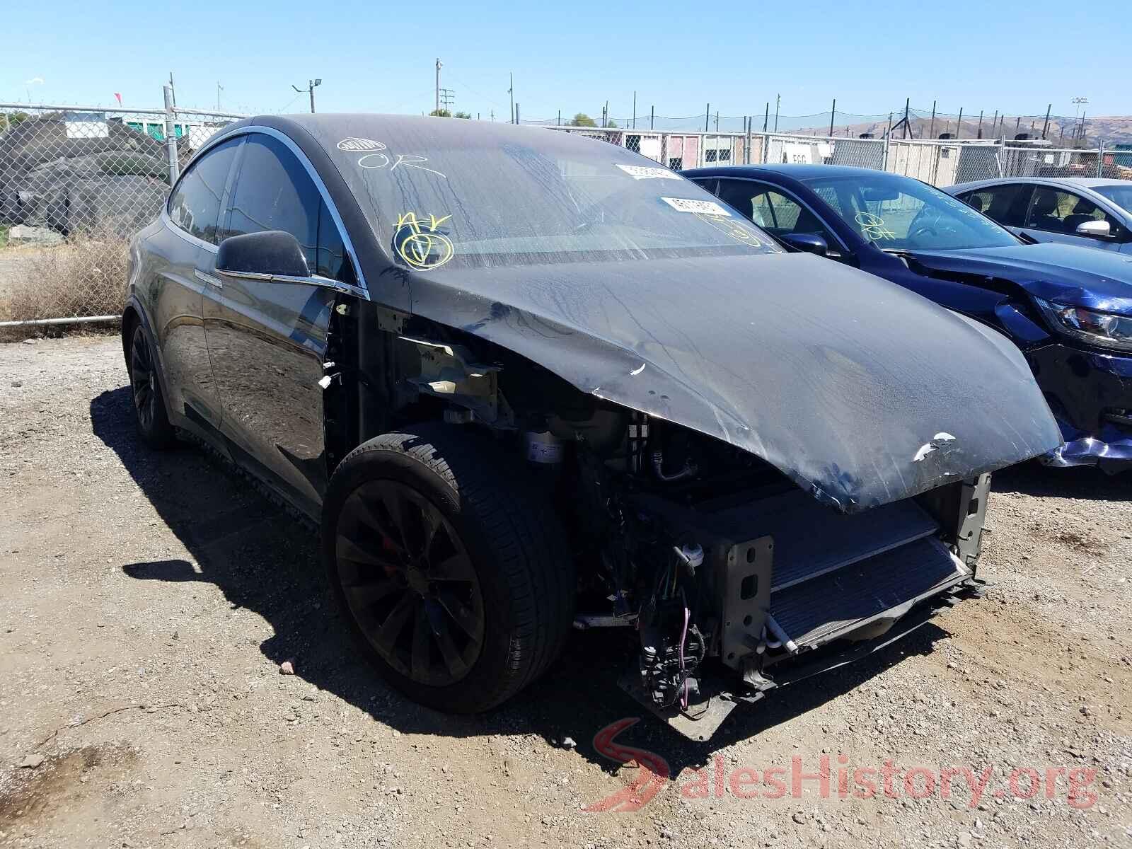 5YJXCDE4XJF135627 2018 TESLA MODEL X