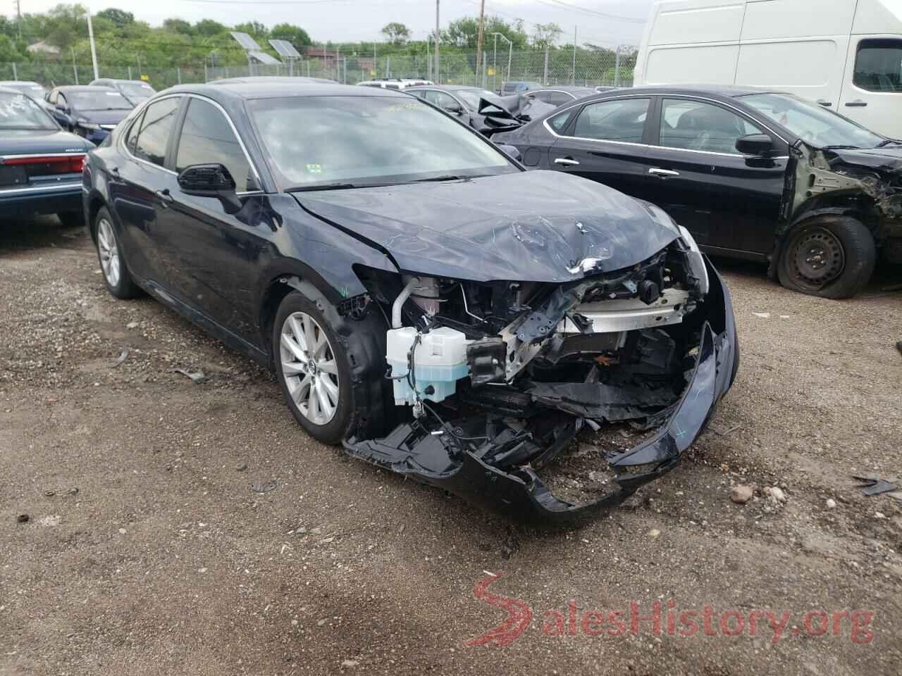 4T1B11HK2JU604057 2018 TOYOTA CAMRY