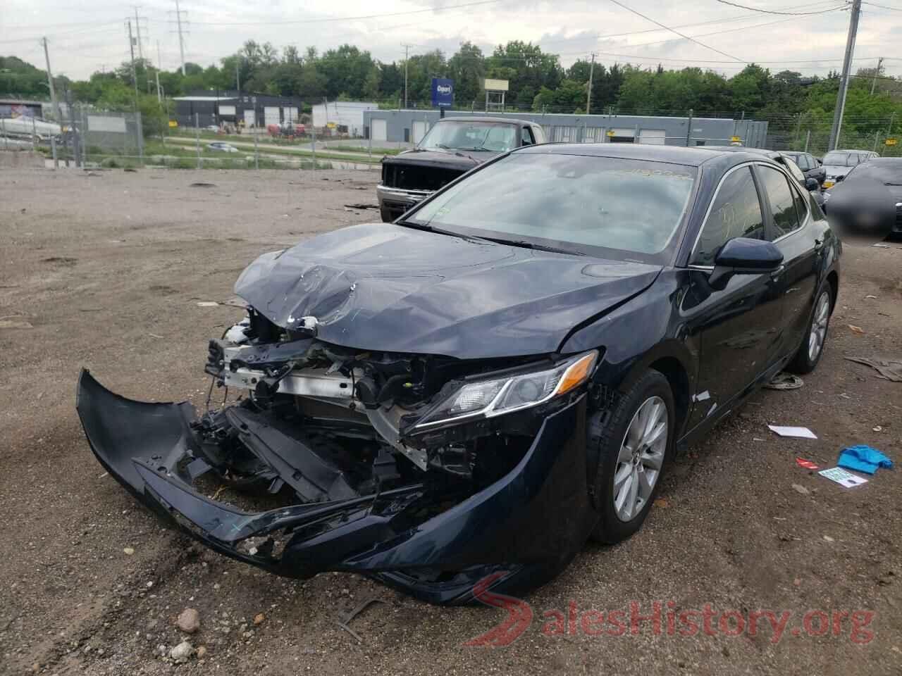 4T1B11HK2JU604057 2018 TOYOTA CAMRY