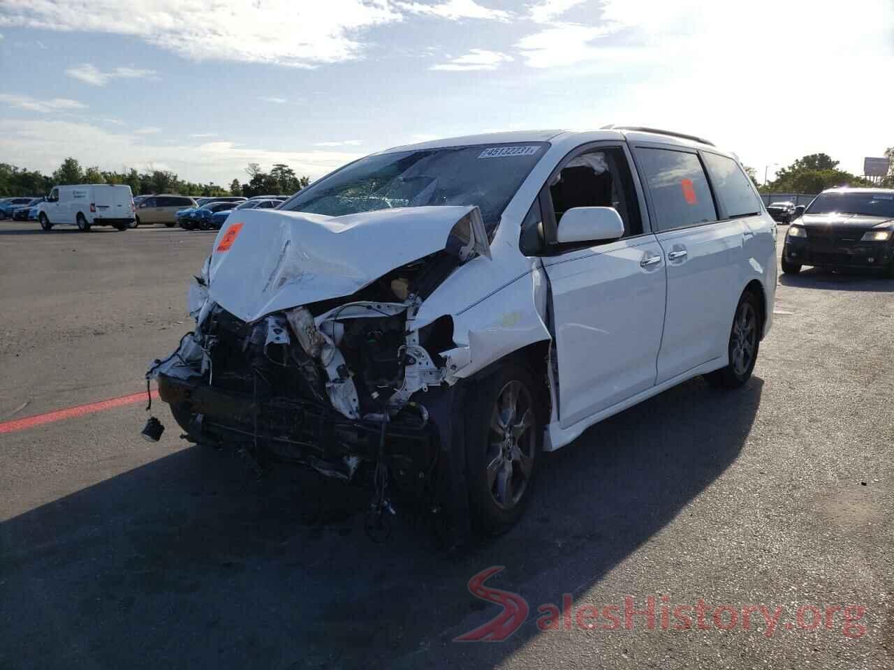 5TDXZ3DC0JS942641 2018 TOYOTA SIENNA