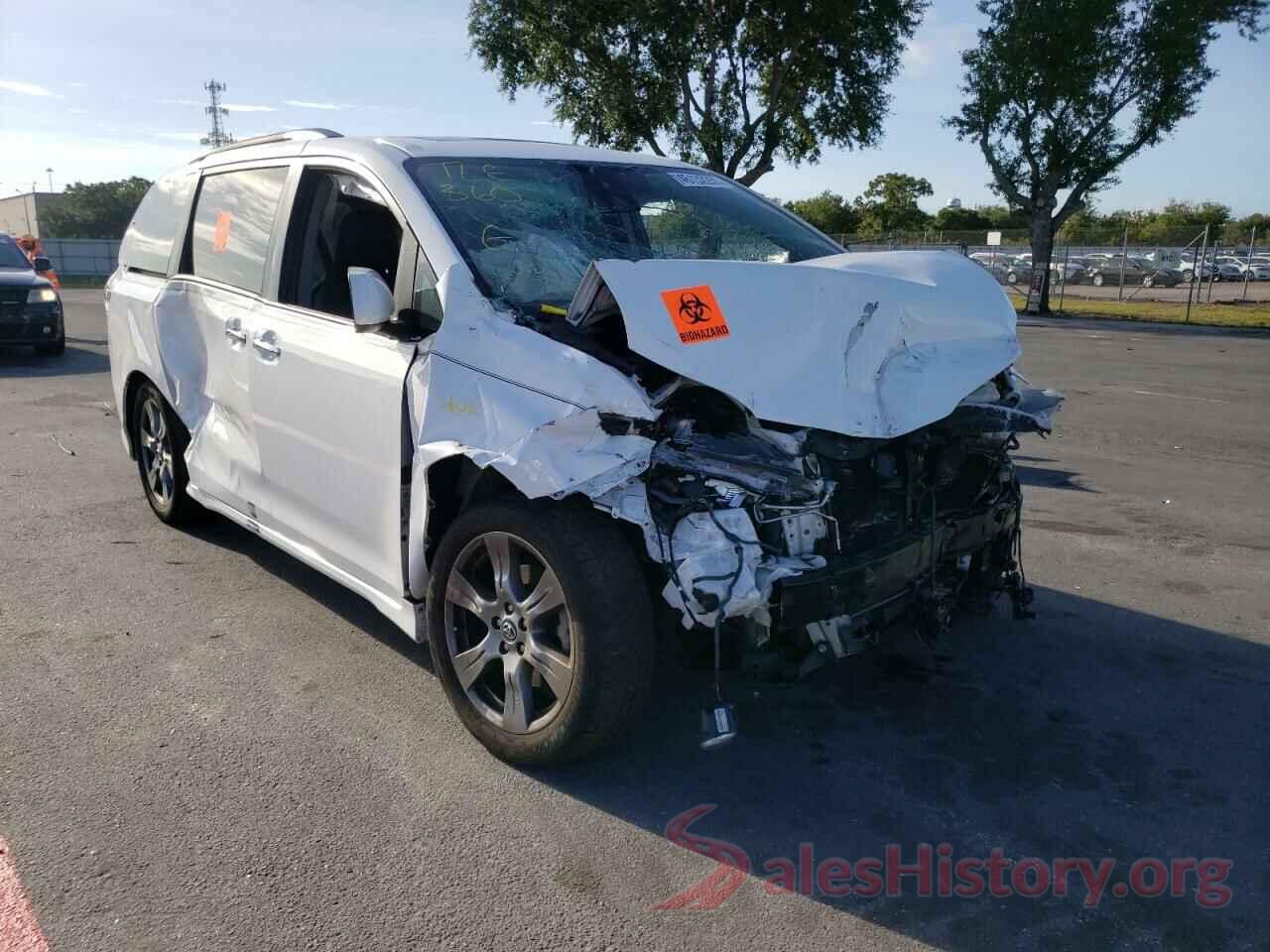 5TDXZ3DC0JS942641 2018 TOYOTA SIENNA