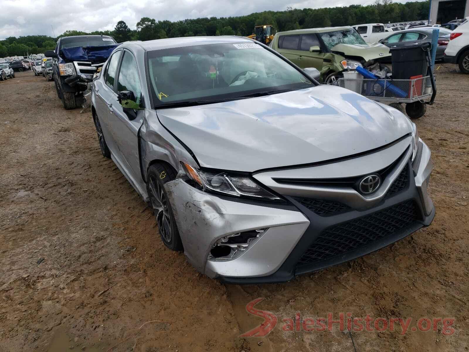 4T1B11HK1JU099631 2018 TOYOTA CAMRY