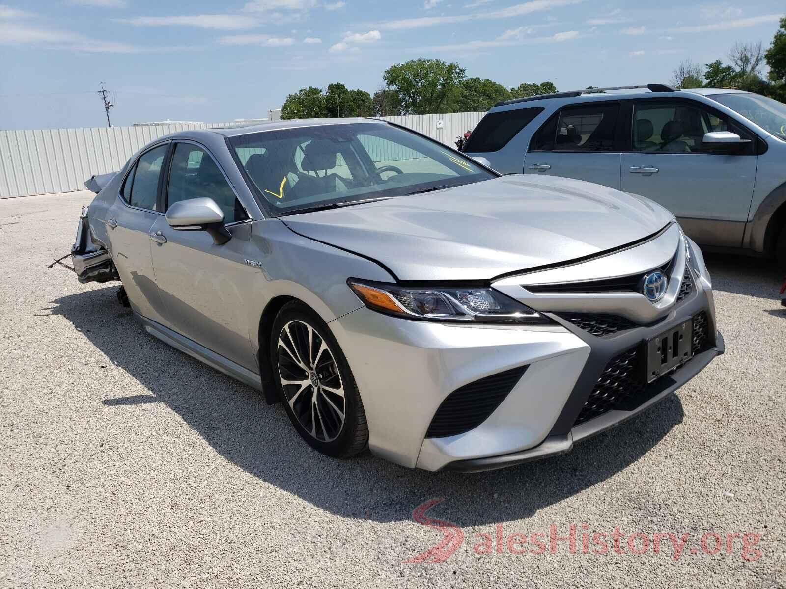 4T1B21HK1JU504769 2018 TOYOTA CAMRY