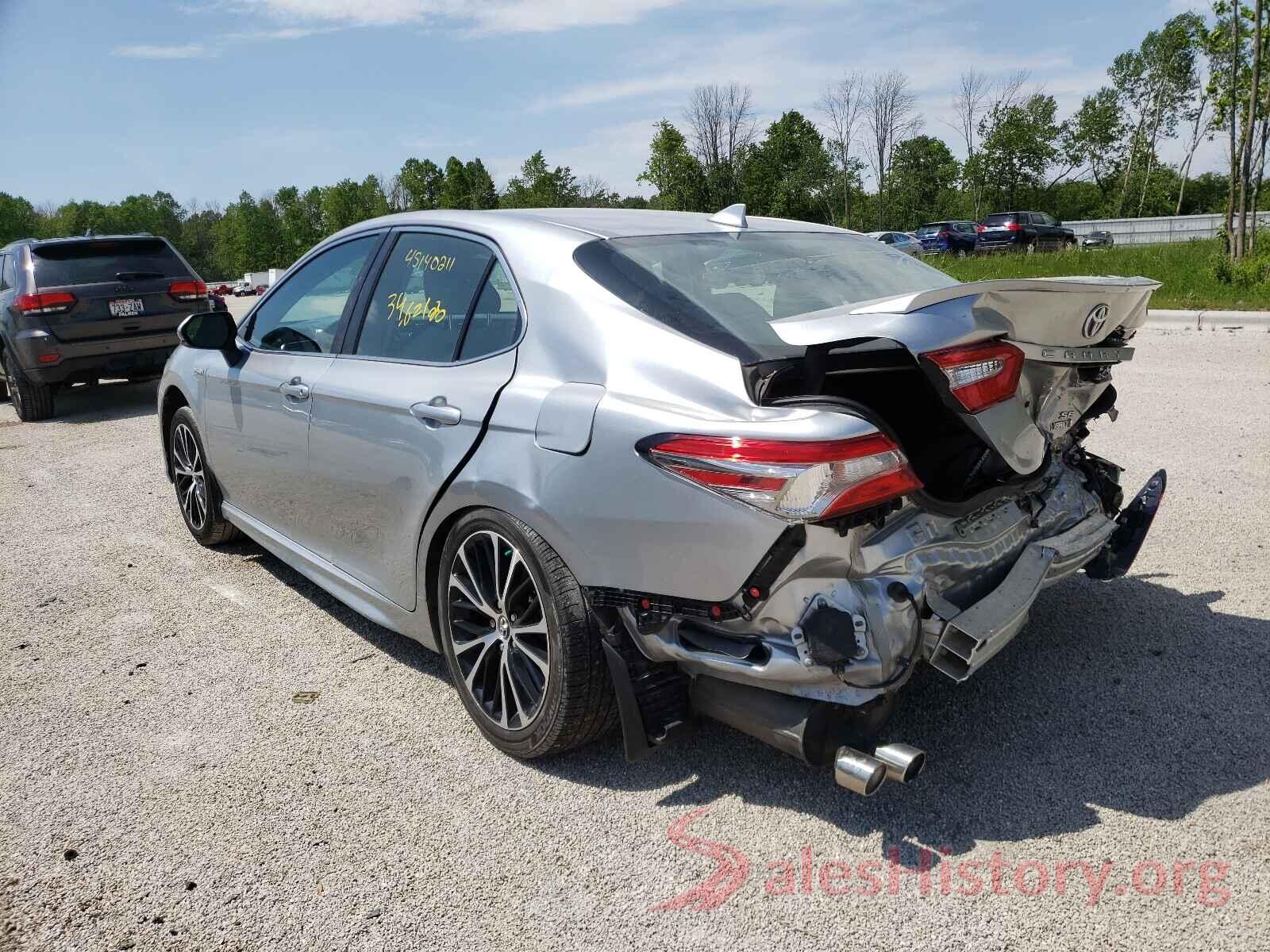 4T1B21HK1JU504769 2018 TOYOTA CAMRY