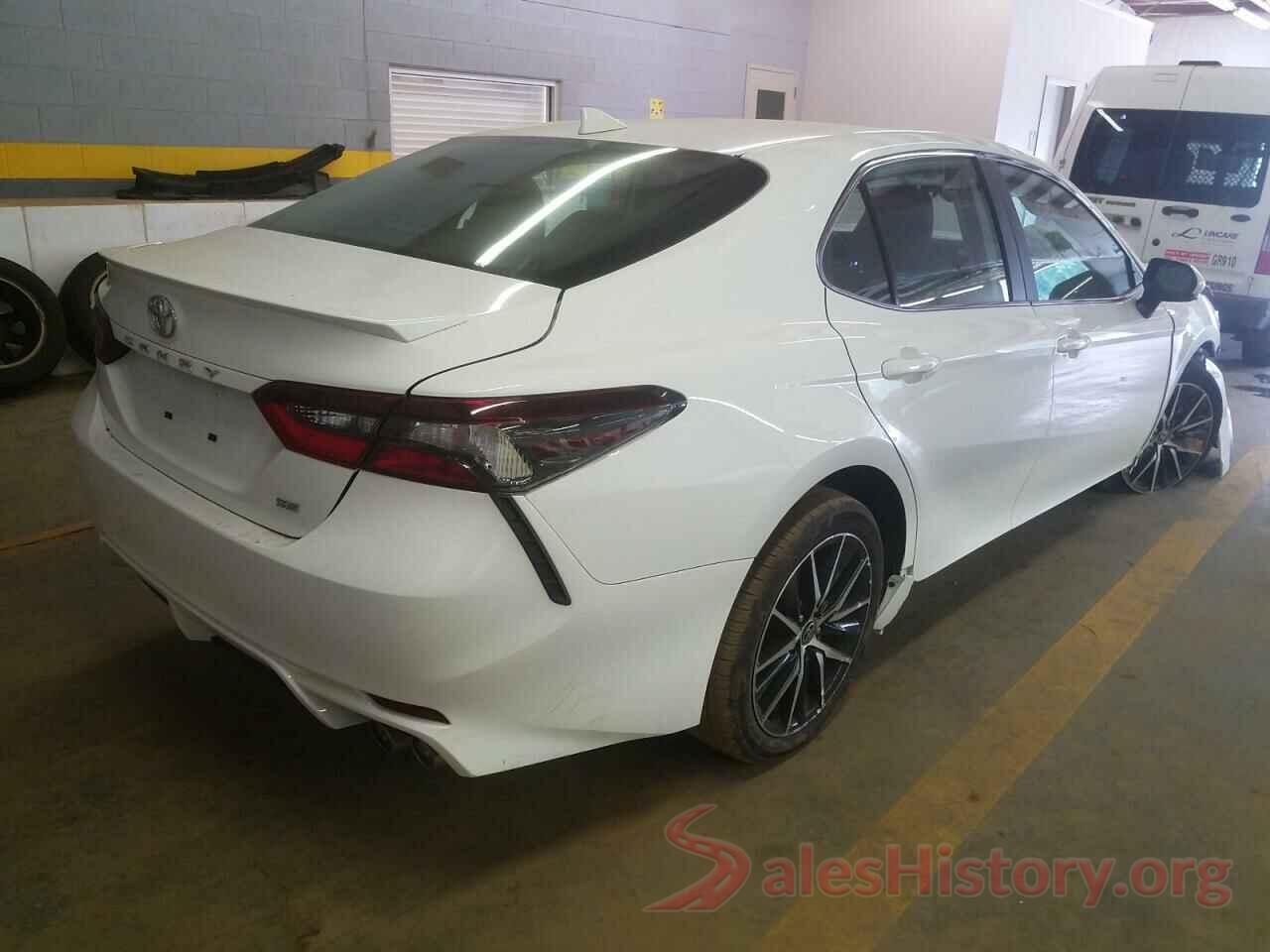 4T1G11AK3MU551597 2021 TOYOTA CAMRY