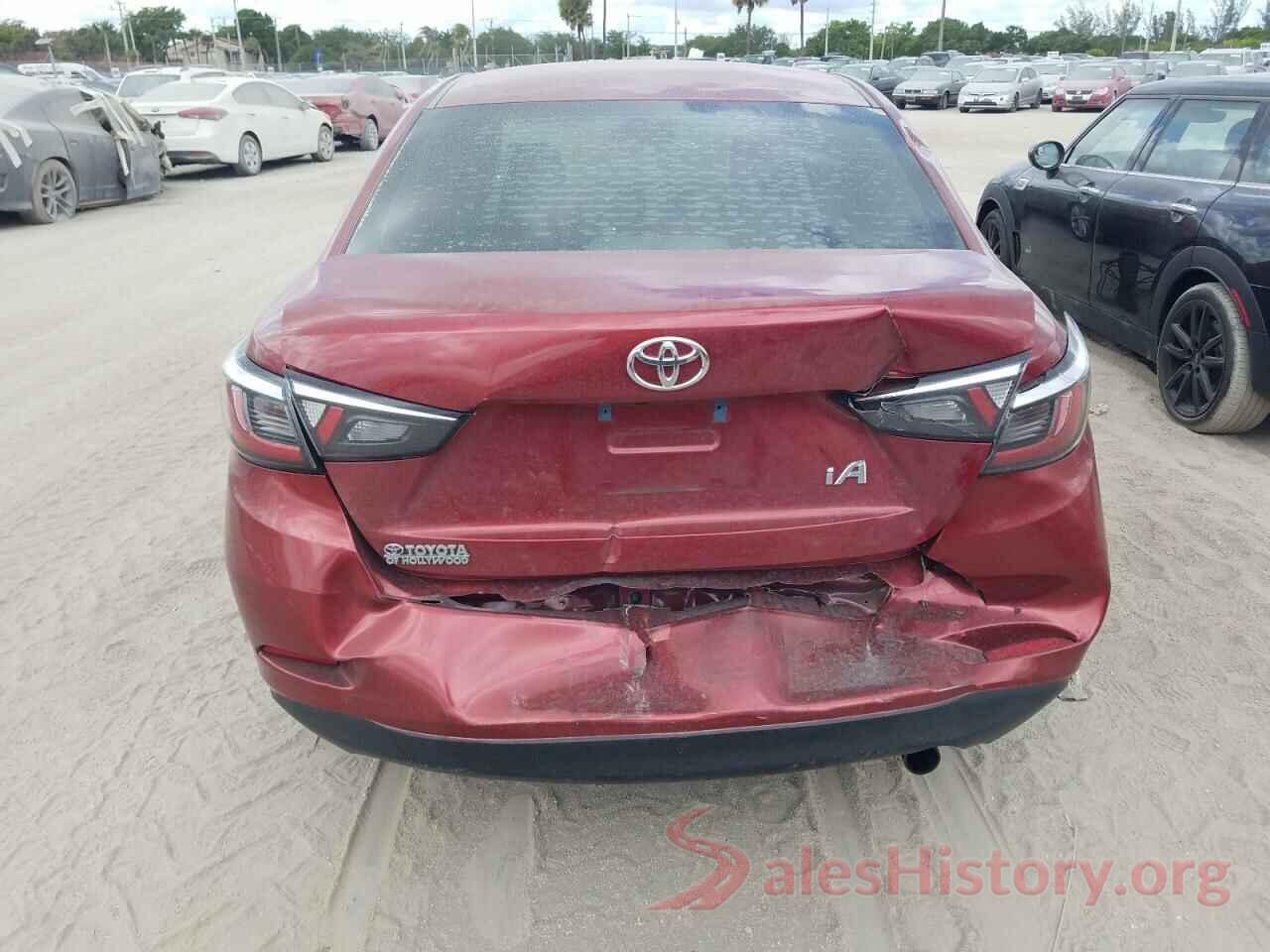 3MYDLBYV7JY302625 2018 TOYOTA YARIS