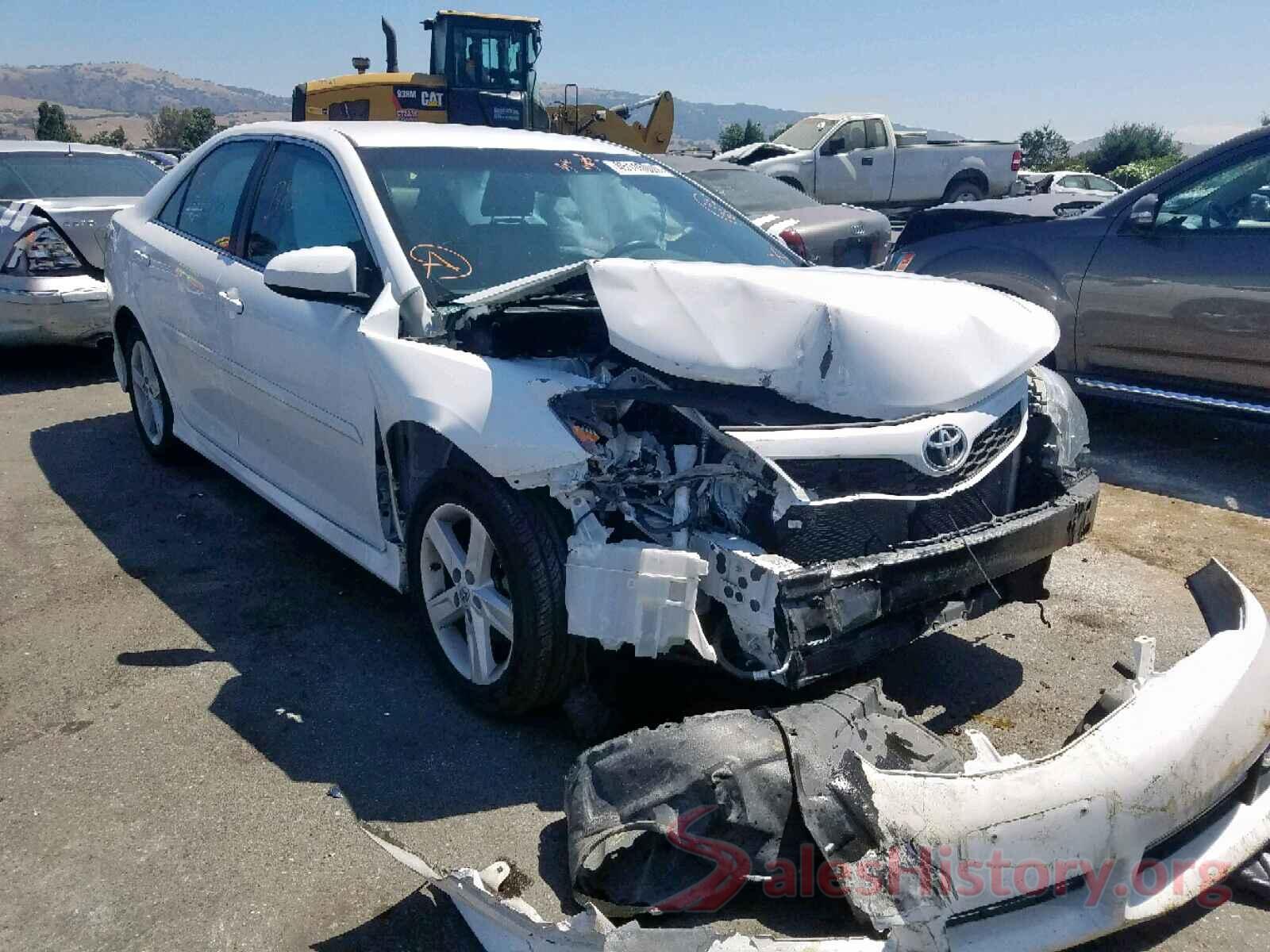 4T1BF1FK1EU428208 2014 TOYOTA CAMRY