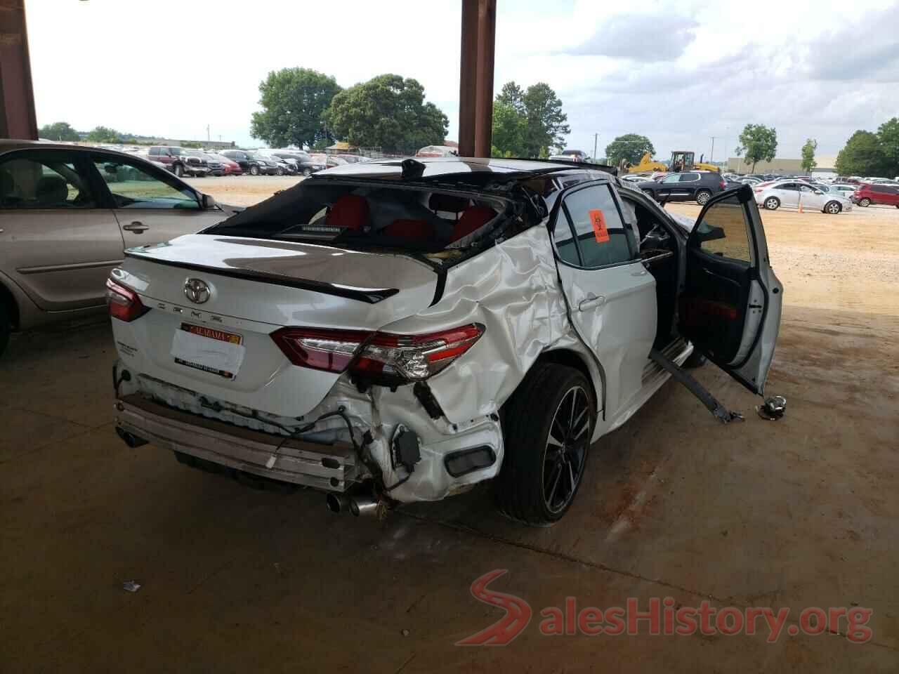 4T1BZ1HK8JU011196 2018 TOYOTA CAMRY