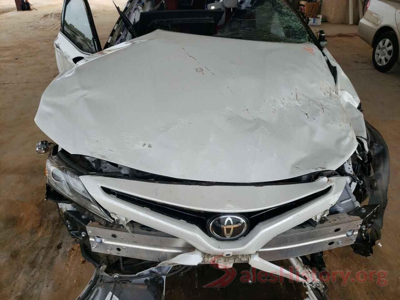 4T1BZ1HK8JU011196 2018 TOYOTA CAMRY