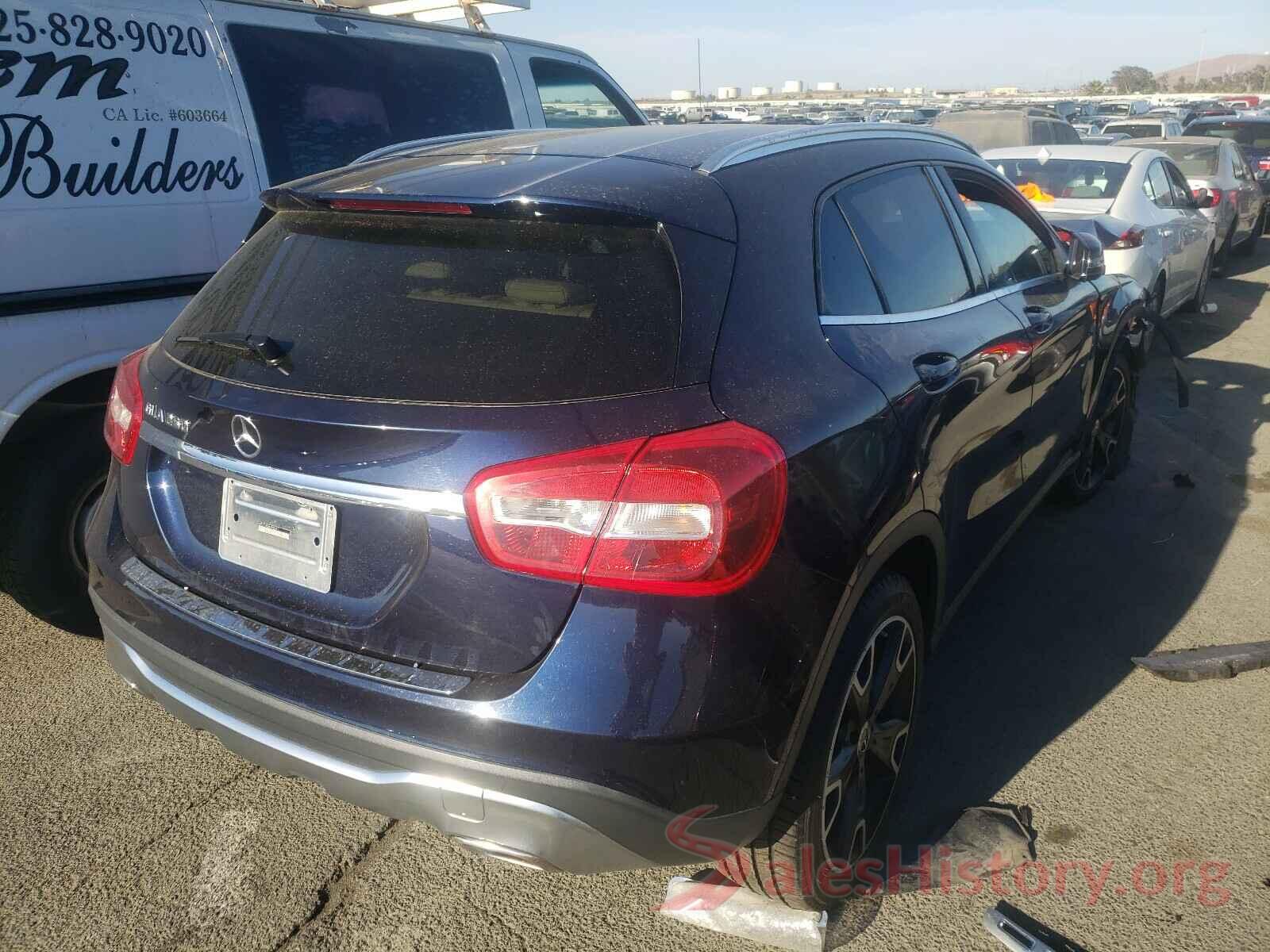 WDCTG4EBXJJ502661 2018 MERCEDES-BENZ GLA-CLASS