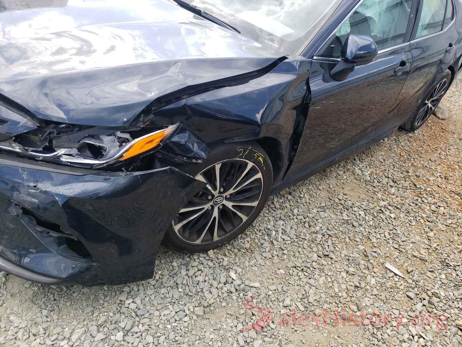 4T1B11HK4JU633169 2018 TOYOTA CAMRY