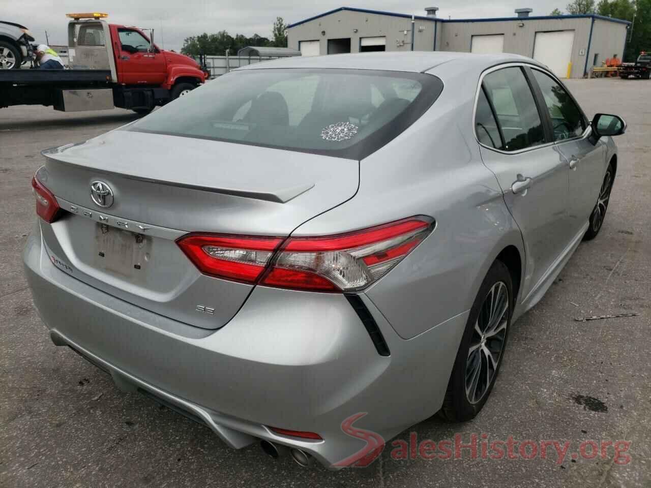 4T1B11HK8JU079165 2018 TOYOTA CAMRY