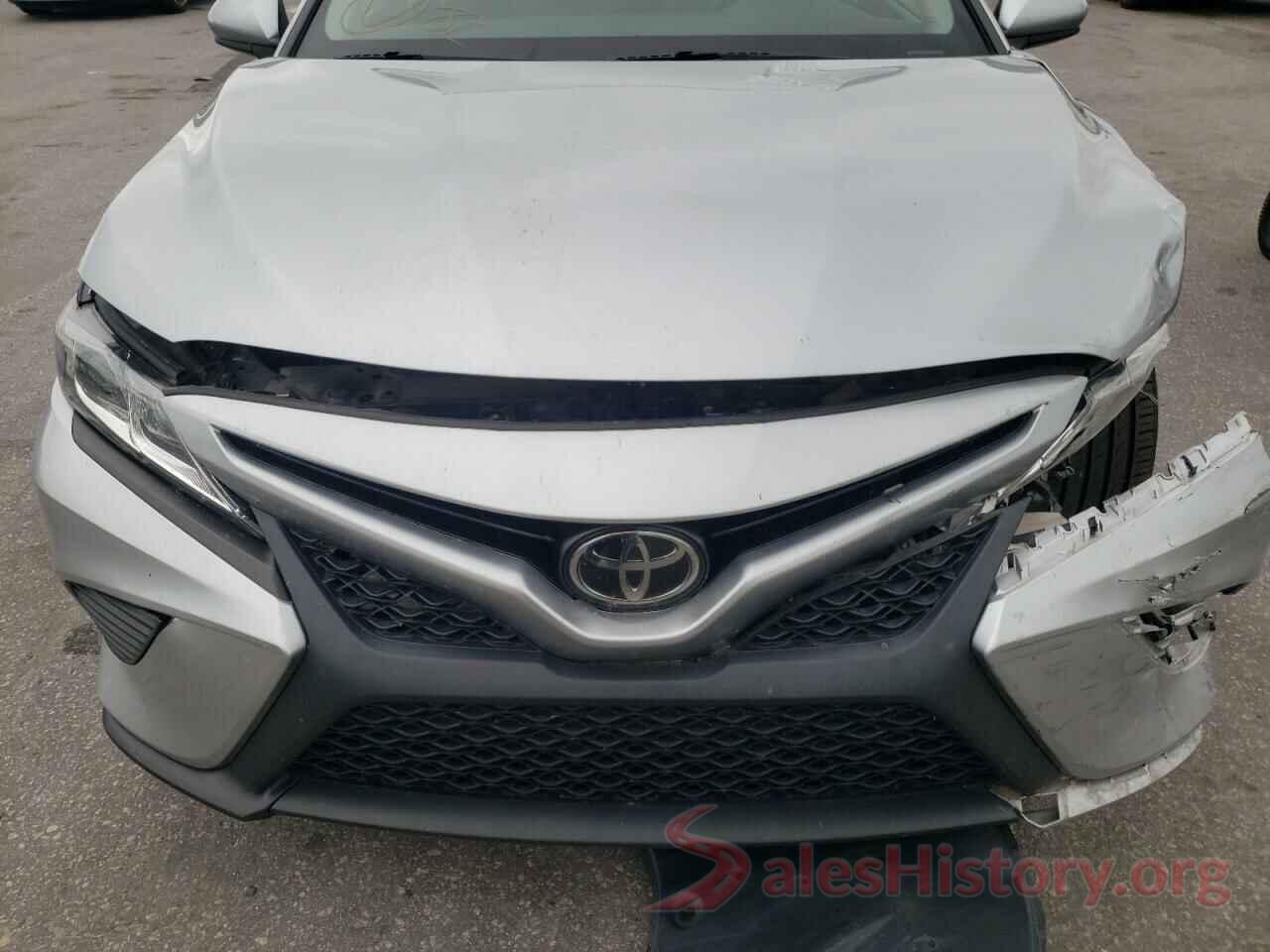 4T1B11HK8JU079165 2018 TOYOTA CAMRY