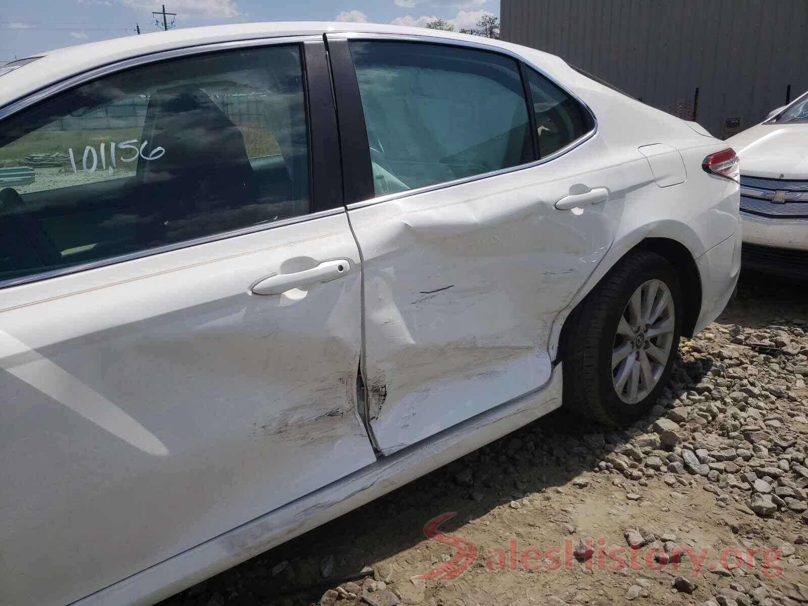 4T1B11HK2JU119126 2018 TOYOTA CAMRY