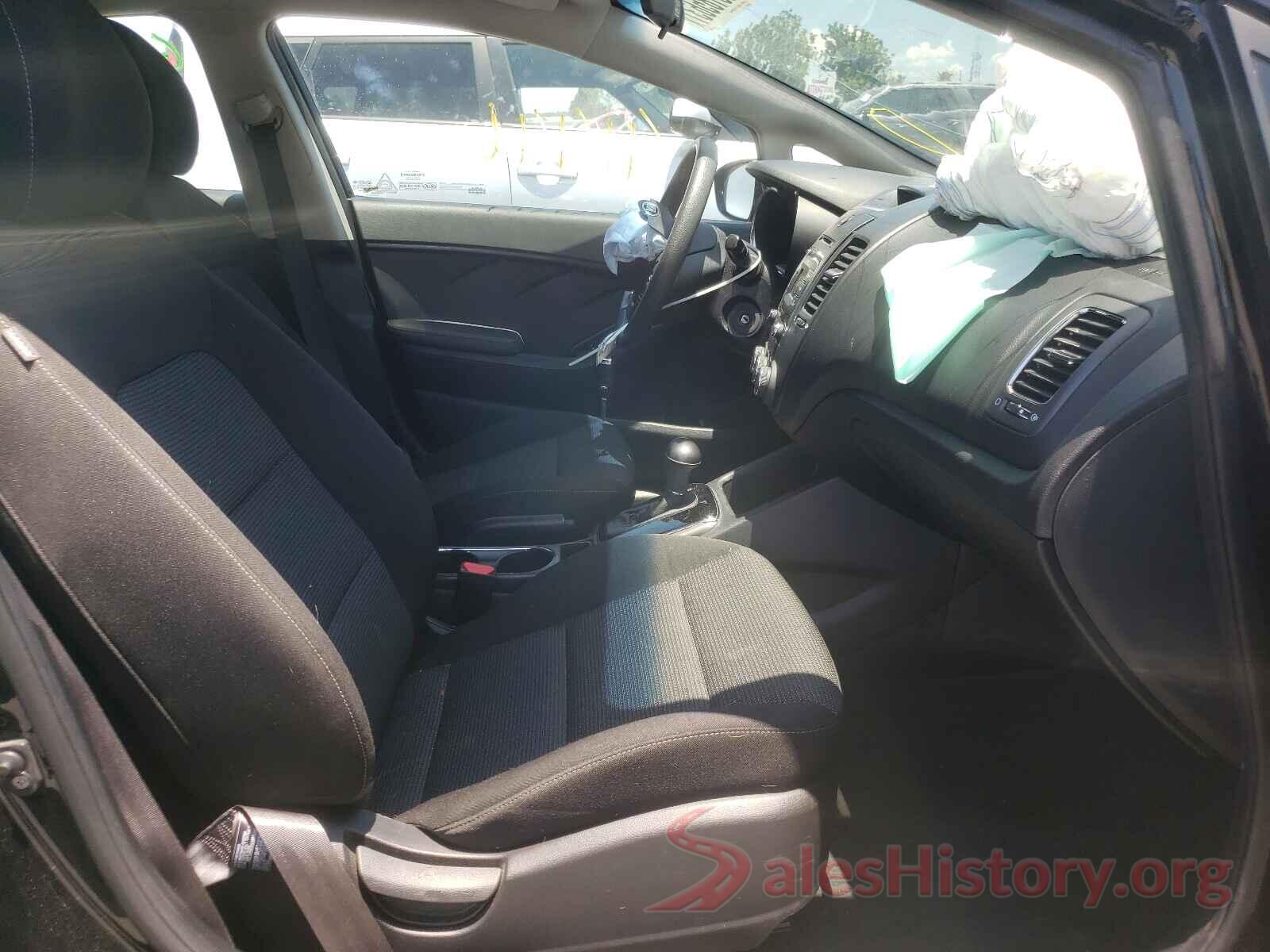 3KPFK4A7XJE166560 2018 KIA FORTE