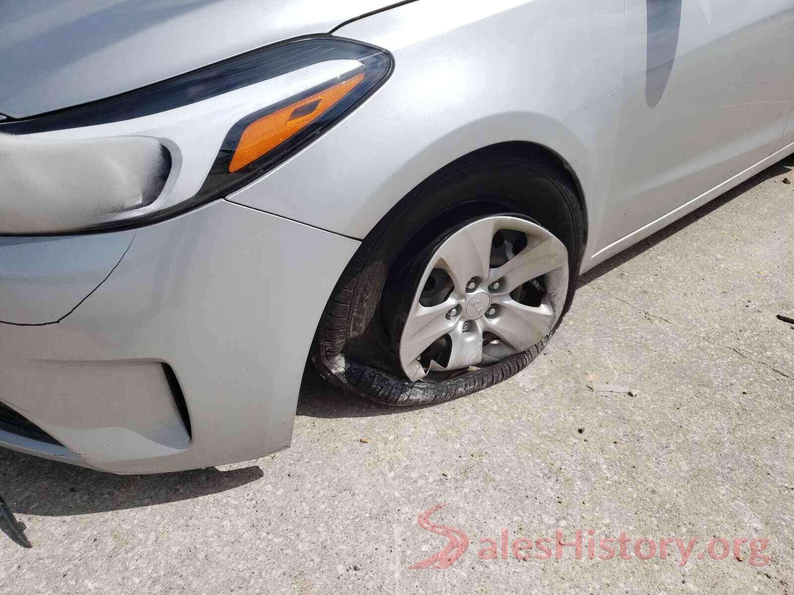 3KPFL4A76JE218392 2018 KIA FORTE