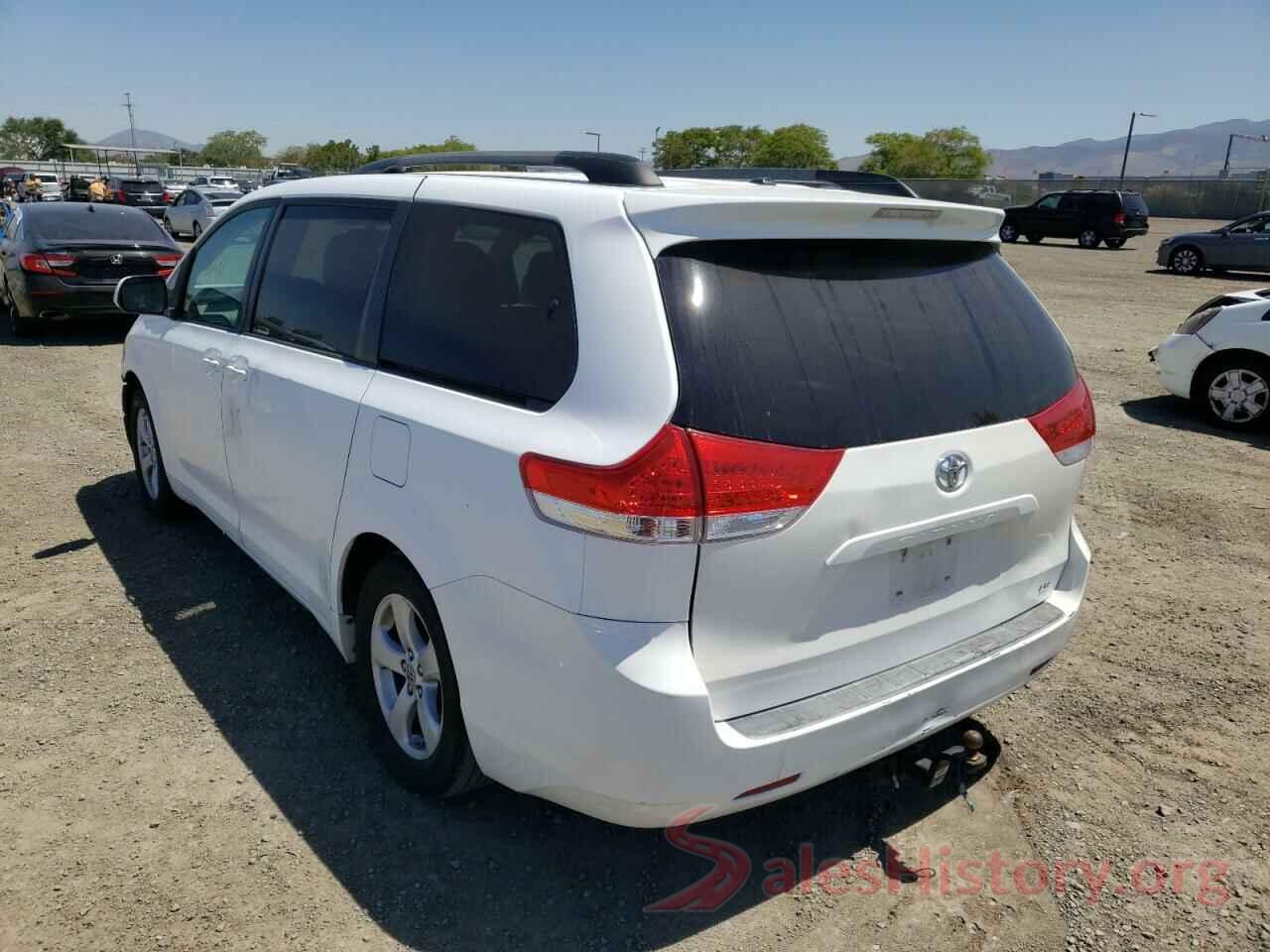 5TDKK3DC8BS112618 2011 TOYOTA SIENNA