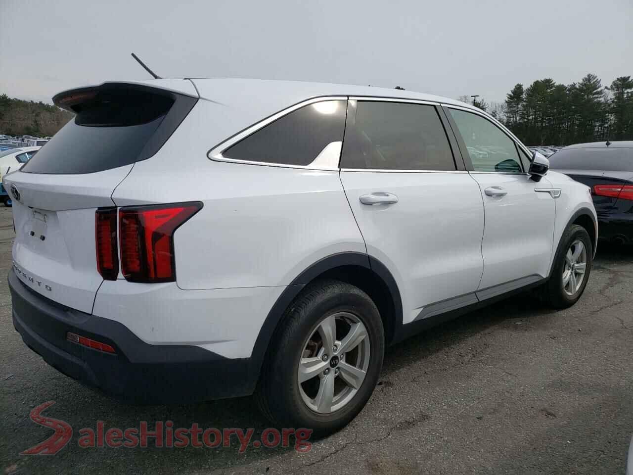 2021 KIA SORENTO VIN 5XYRG4LC7MG043380, right side view