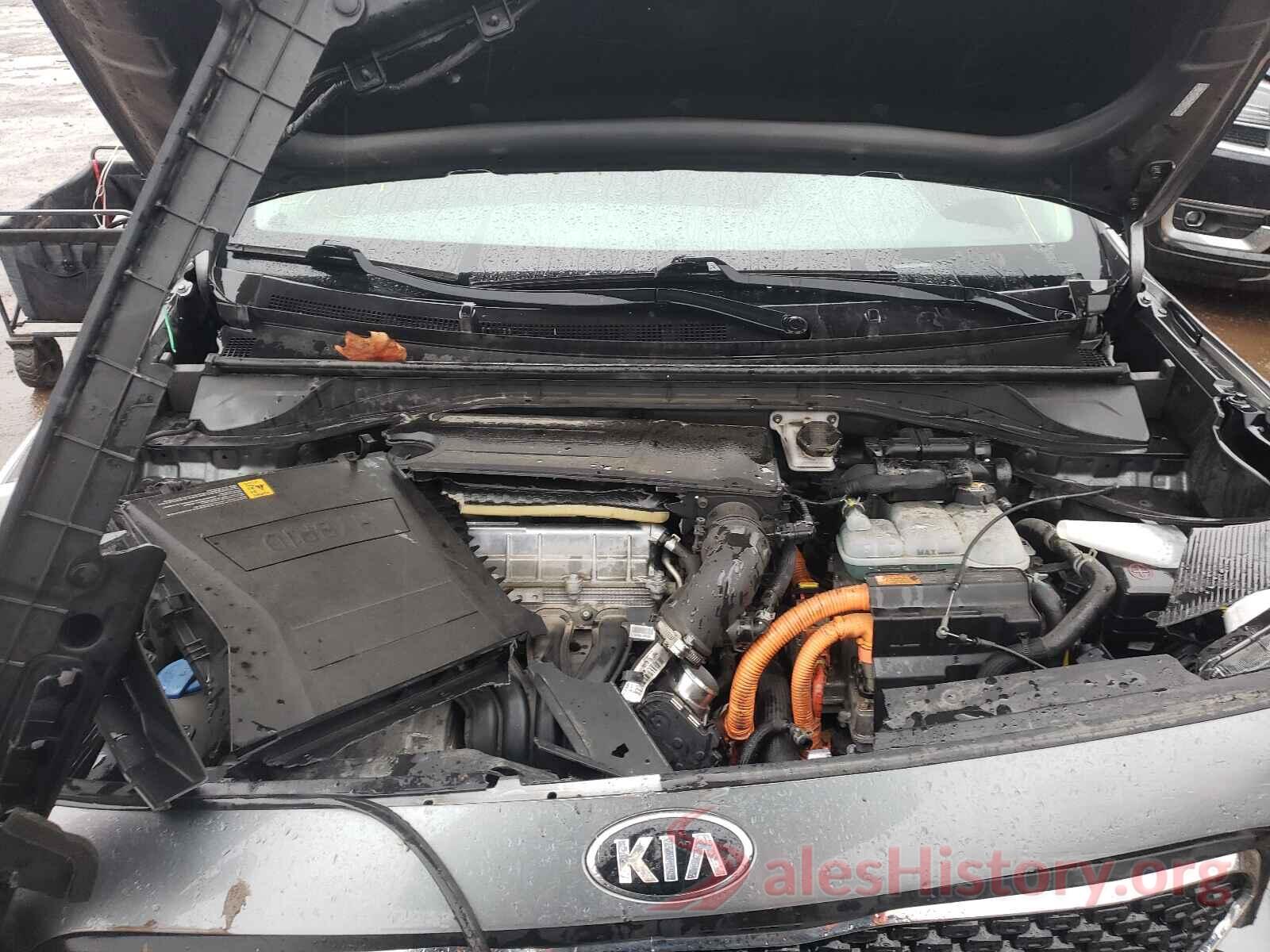 KNDCC3LC5H5086755 2017 KIA NIRO