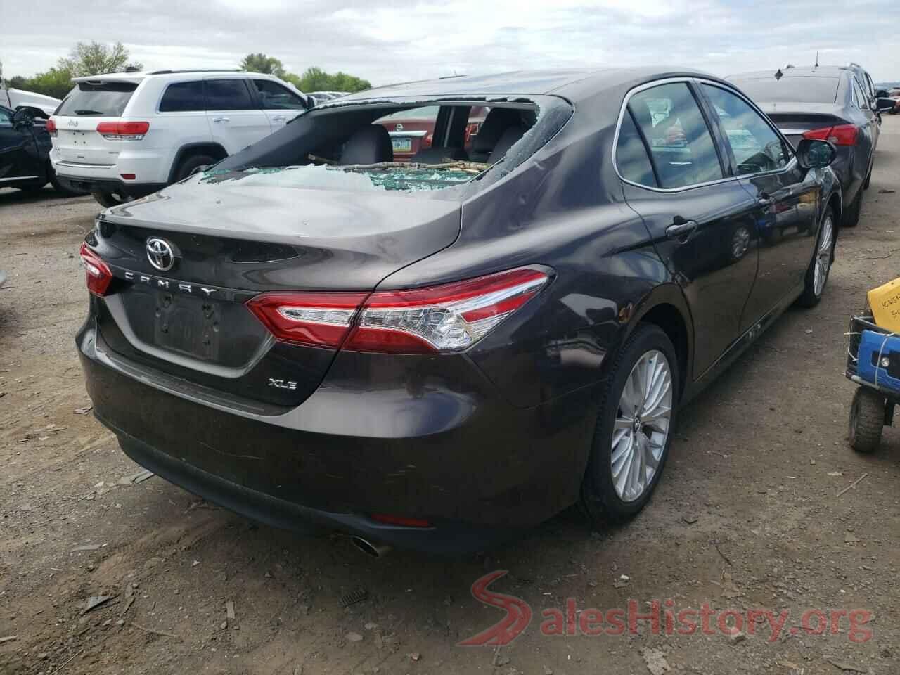 4T1B11HK4JU148403 2018 TOYOTA CAMRY