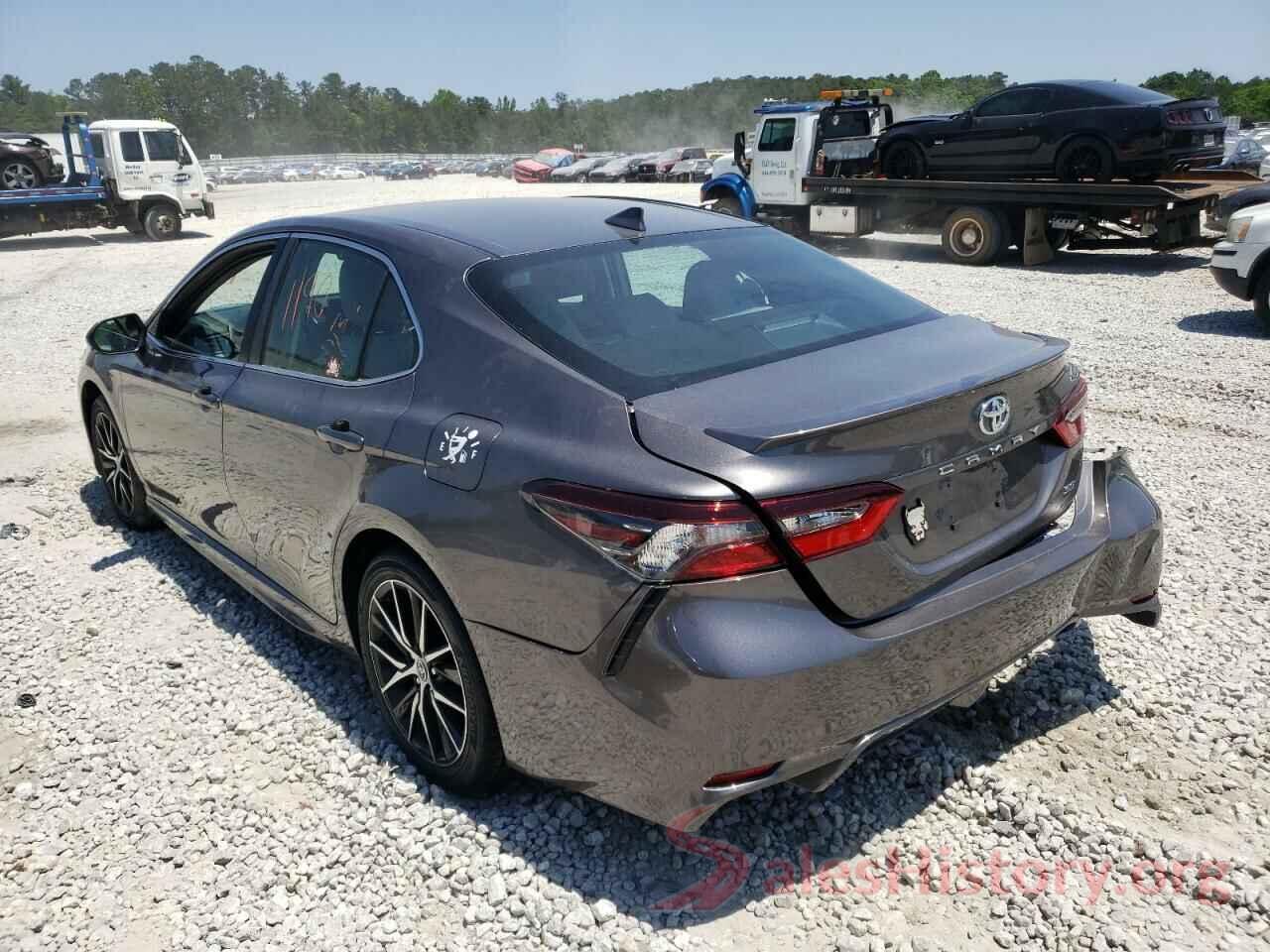 4T1G11AK3NU684989 2022 TOYOTA CAMRY