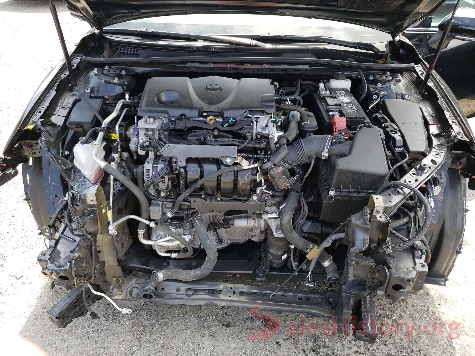 4T1B61HK0JU096043 2018 TOYOTA CAMRY