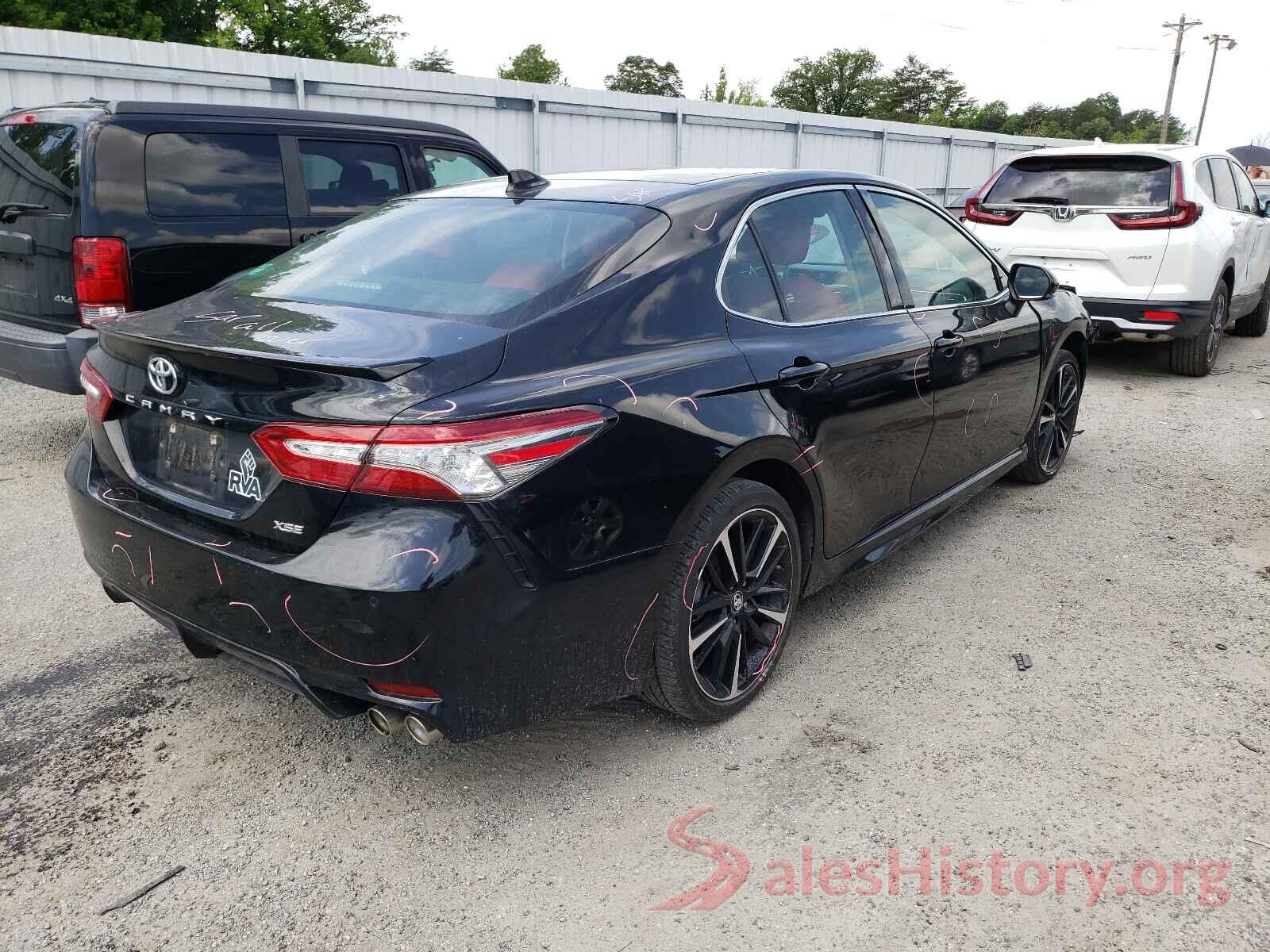 4T1B61HK0JU096043 2018 TOYOTA CAMRY