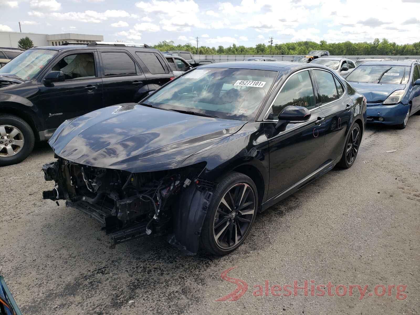 4T1B61HK0JU096043 2018 TOYOTA CAMRY