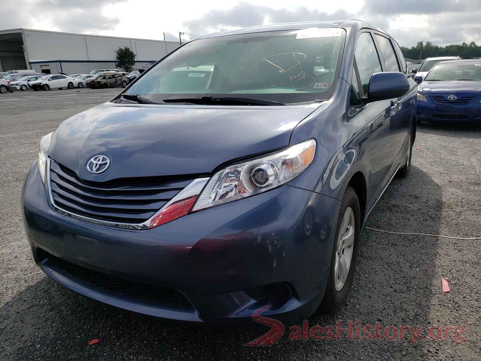 5TDKZ3DC9HS866700 2017 TOYOTA SIENNA