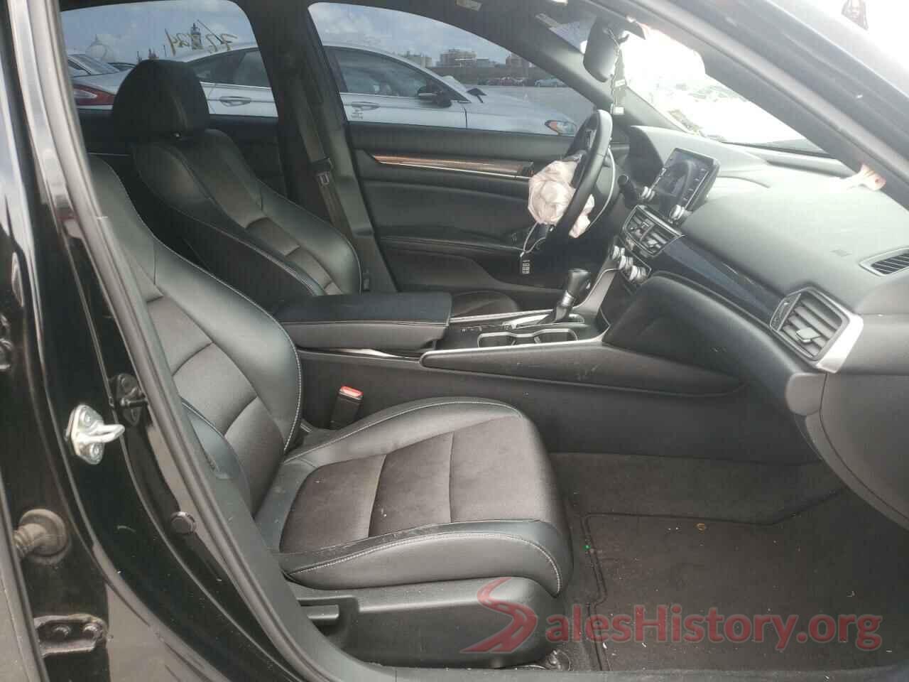 1HGCV1F33JA227363 2018 HONDA ACCORD