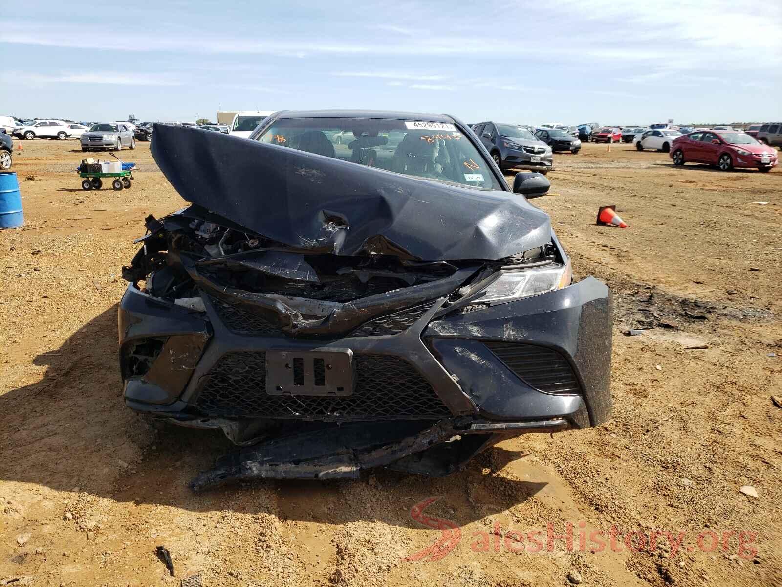 4T1B11HK0JU578445 2018 TOYOTA CAMRY