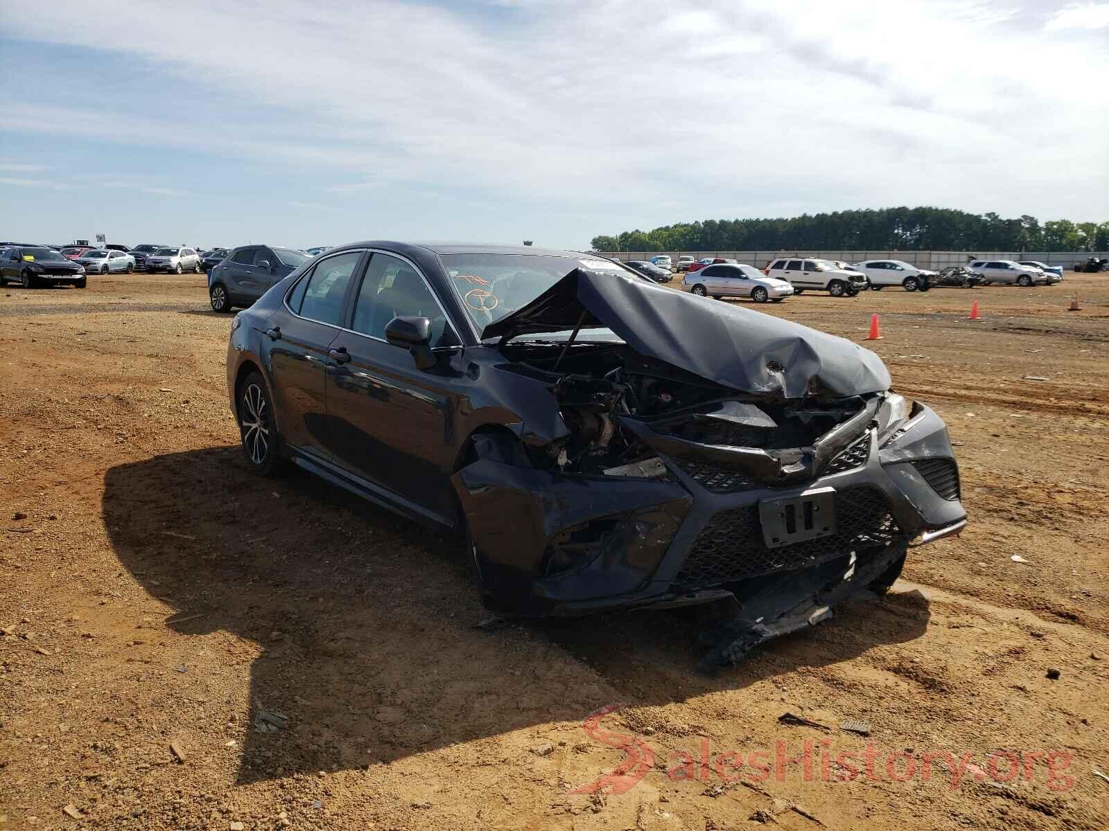 4T1B11HK0JU578445 2018 TOYOTA CAMRY