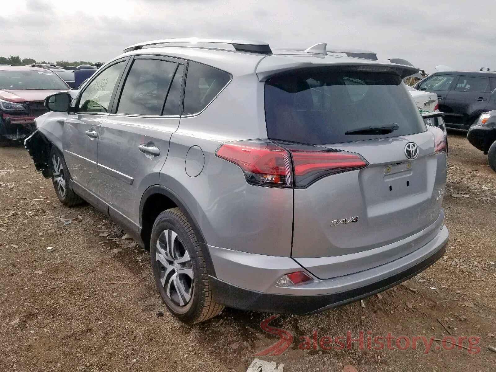 JTMBFREV7JJ216195 2018 TOYOTA RAV4 LE