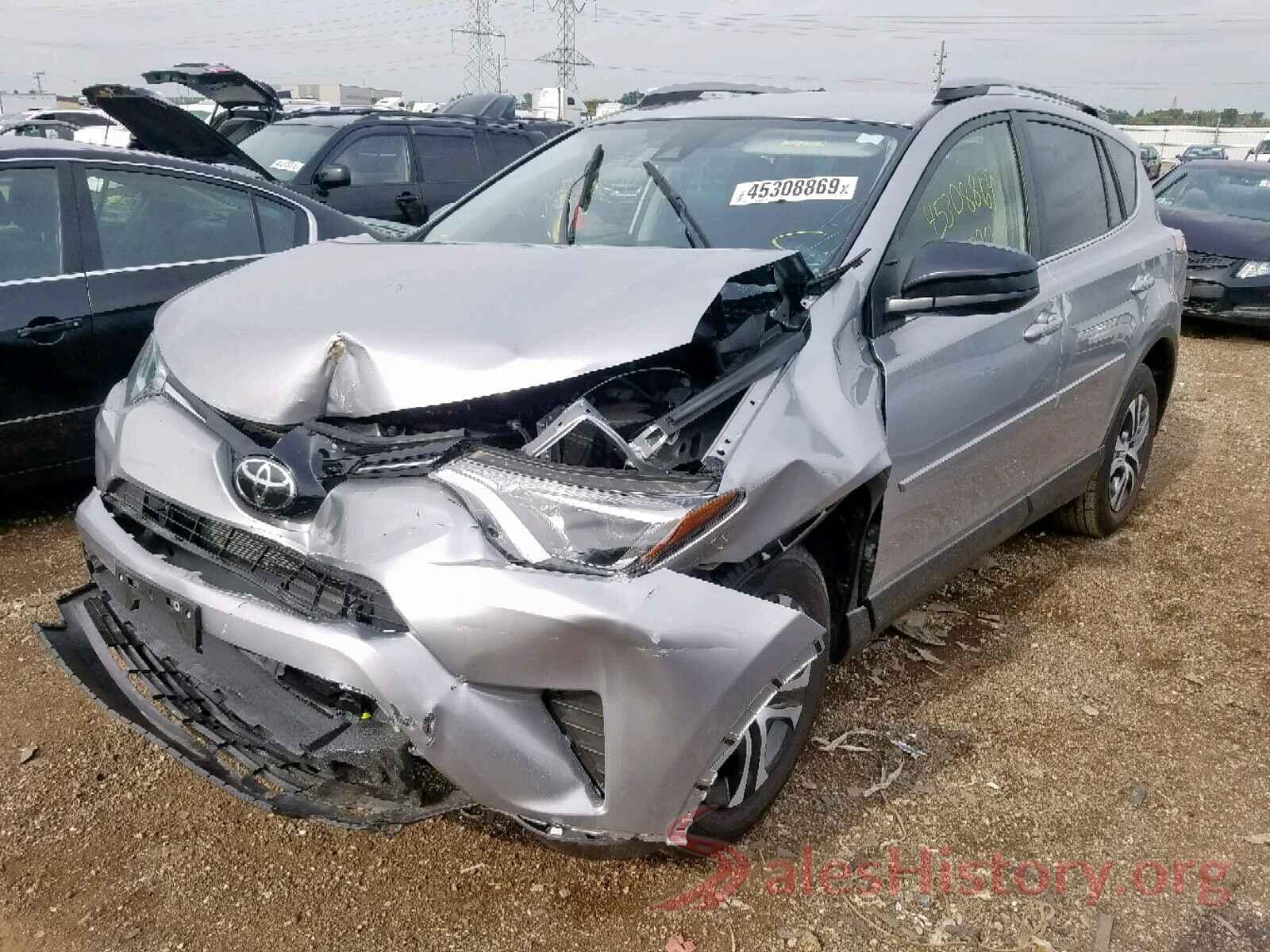 JTMBFREV7JJ216195 2018 TOYOTA RAV4 LE