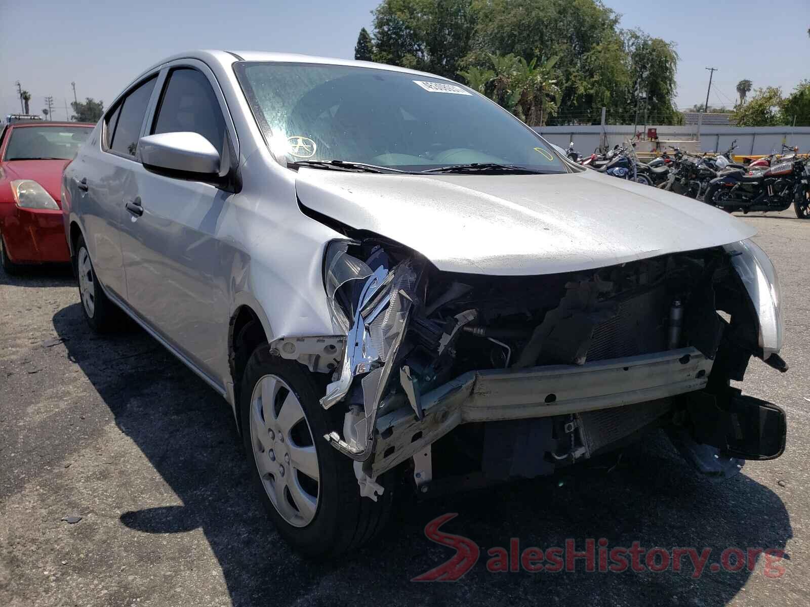 3N1CN7AP4KL812526 2019 NISSAN VERSA