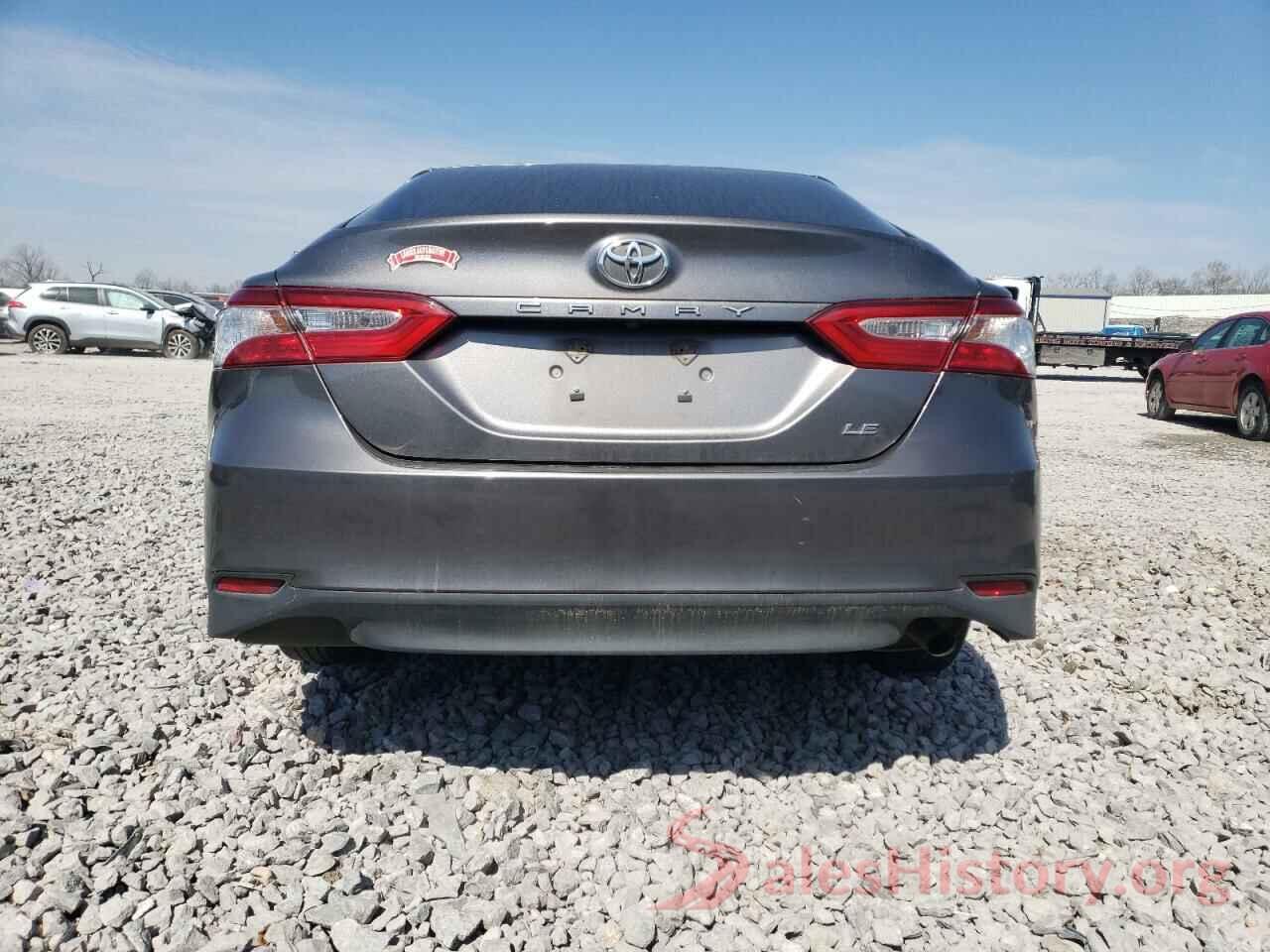 4T1B11HK7JU619573 2018 TOYOTA CAMRY