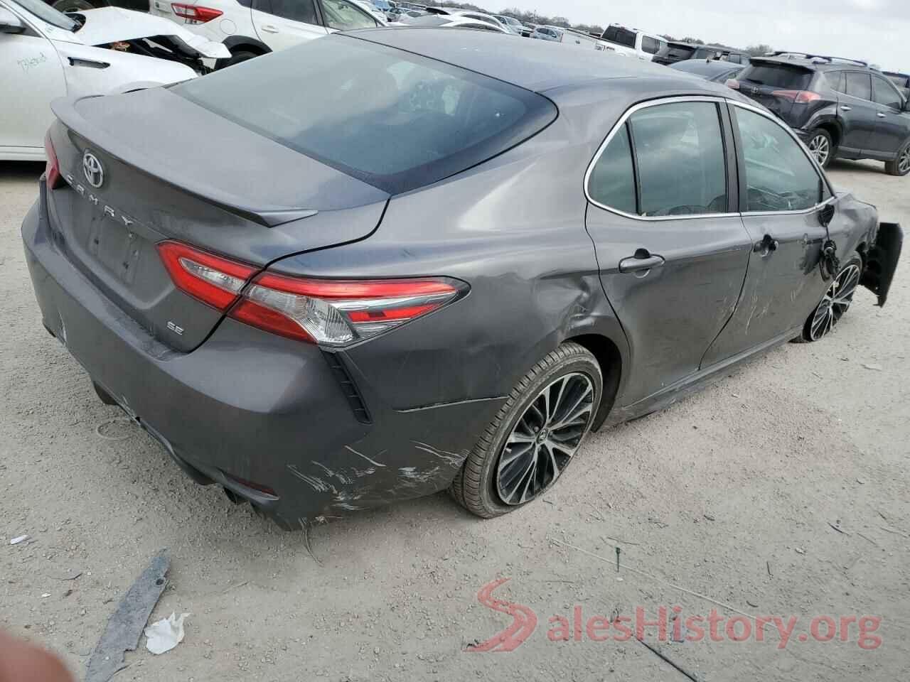 4T1B11HK1JU111518 2018 TOYOTA CAMRY