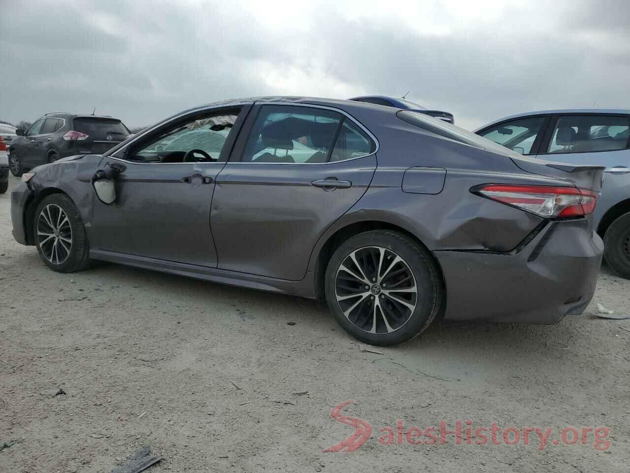 4T1B11HK1JU111518 2018 TOYOTA CAMRY